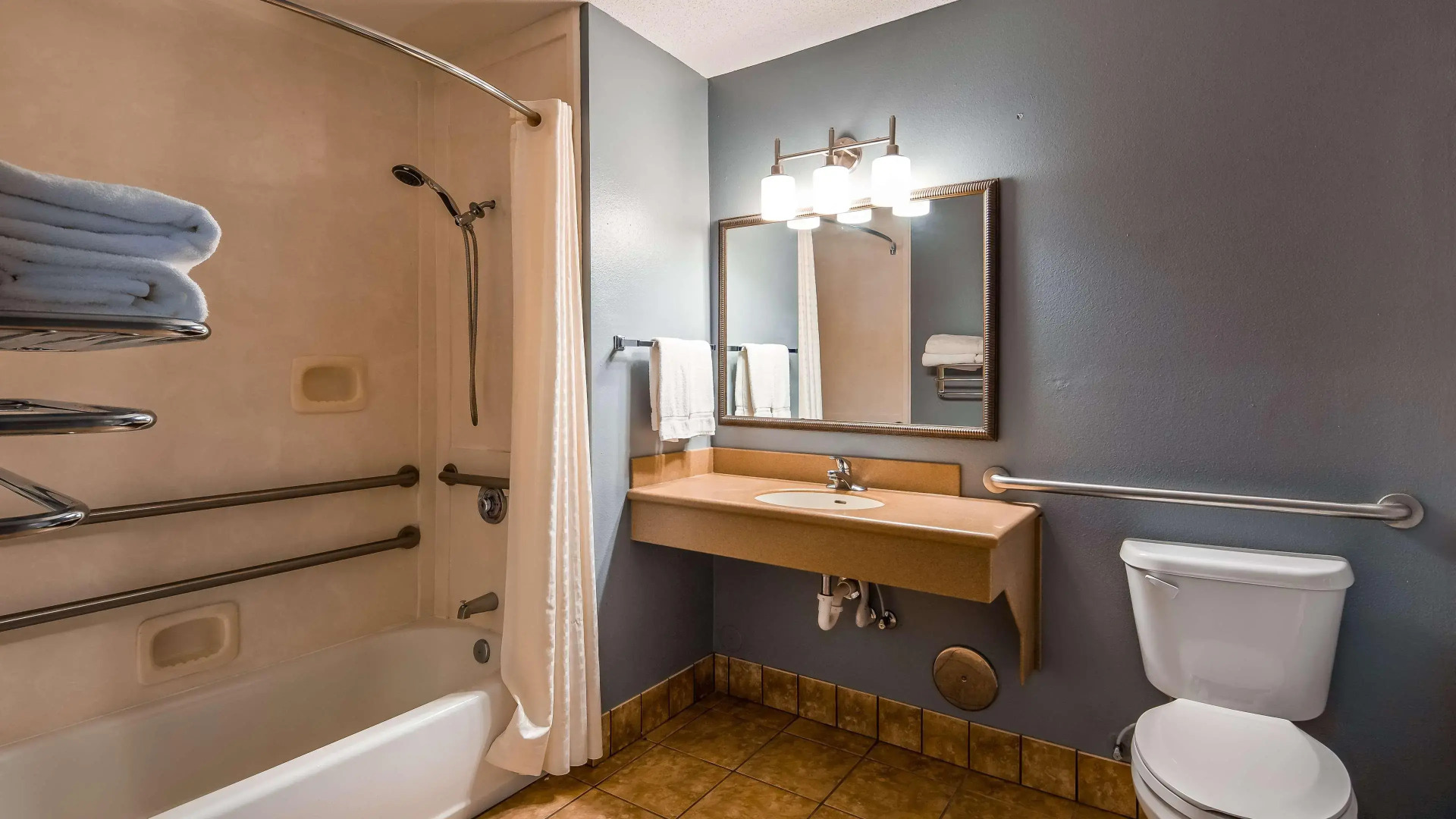 Best Western Plus Two Rivers Hotel & Suites