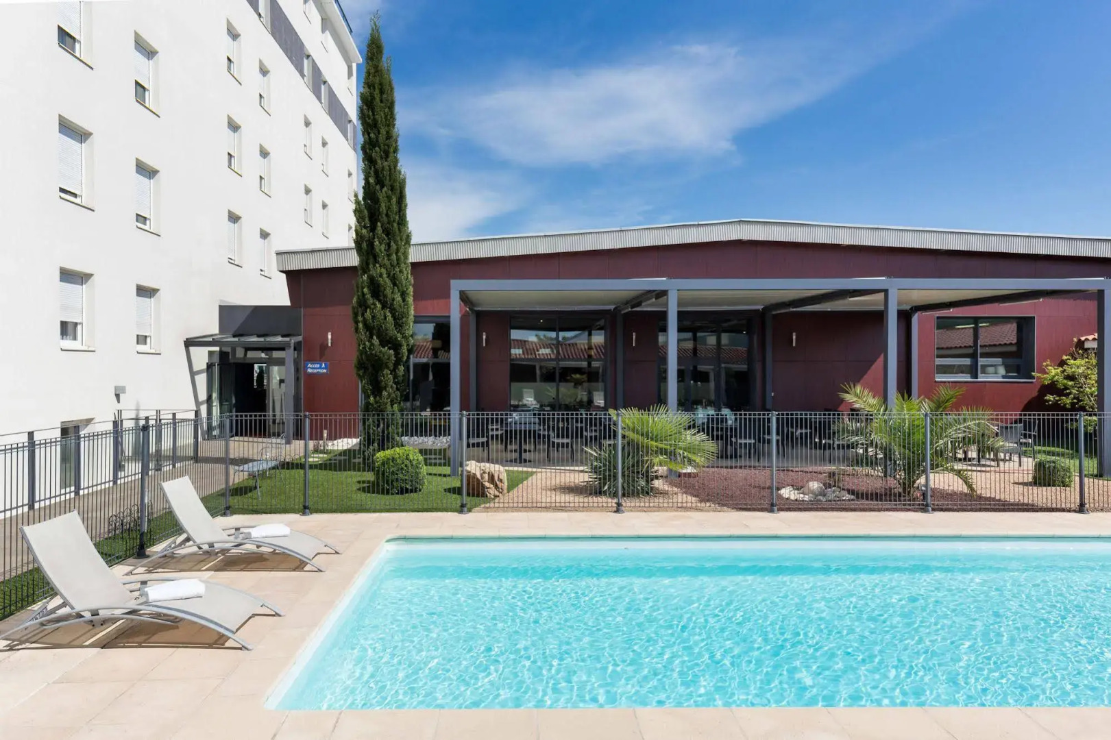 Gatsby Hotel & Restaurant by Happyculture