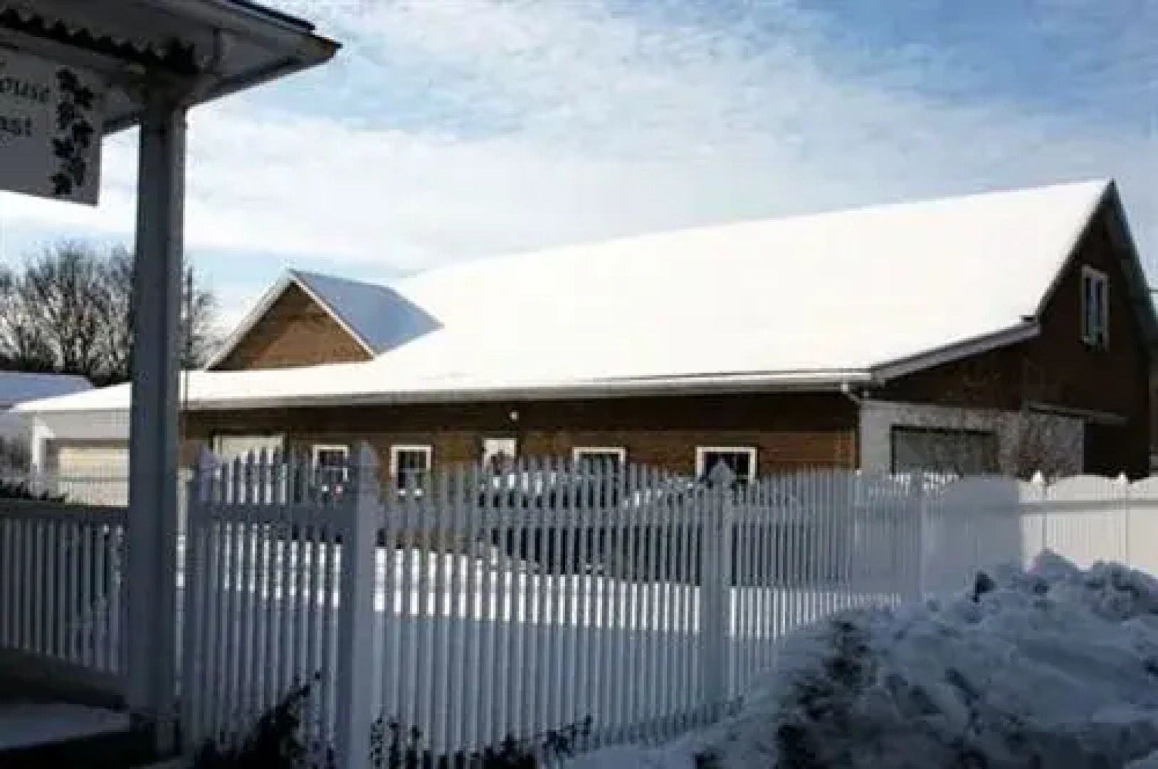 The Alexander Benjamin House Country Lodging