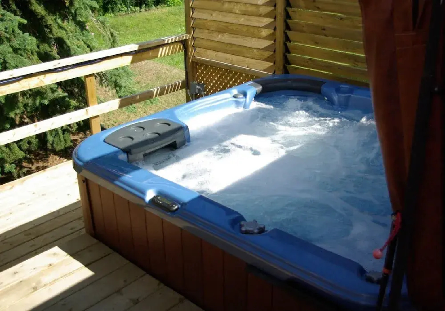 Abagale's Victorian Hot Tub and Suites