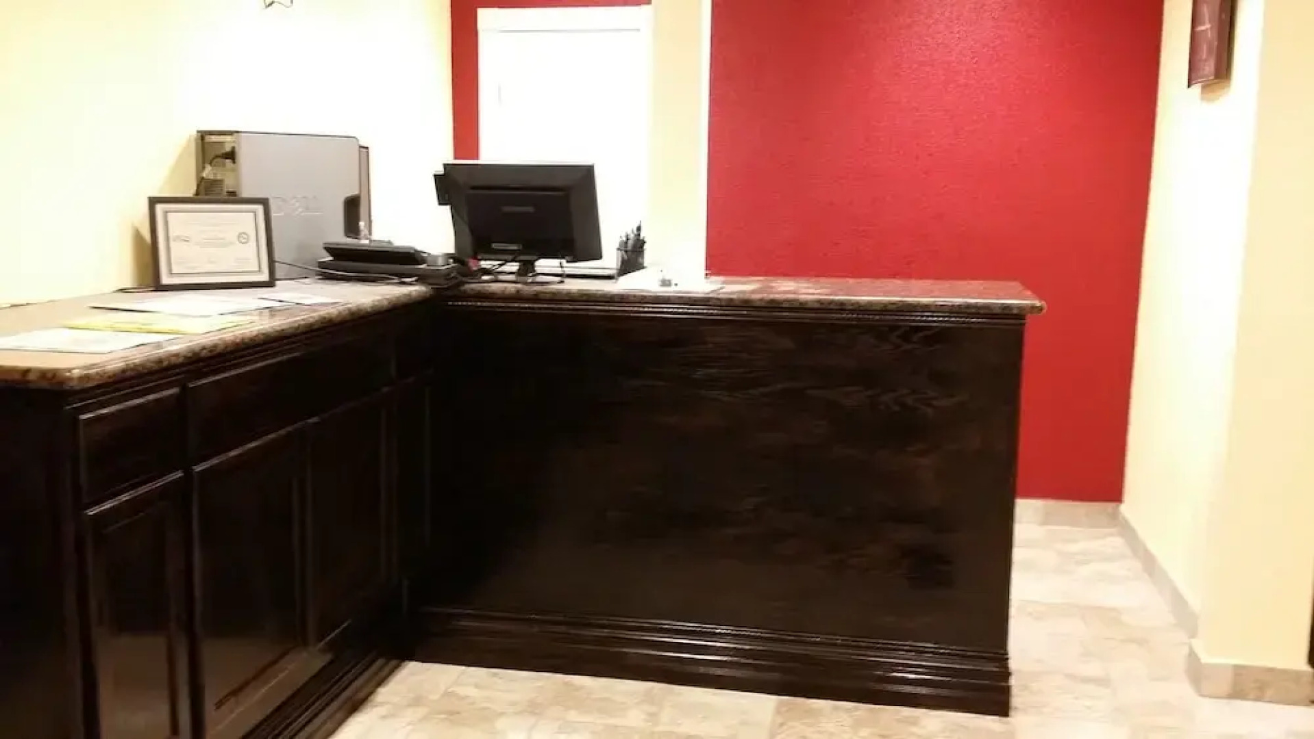 Desert Mirage Inn & Suites