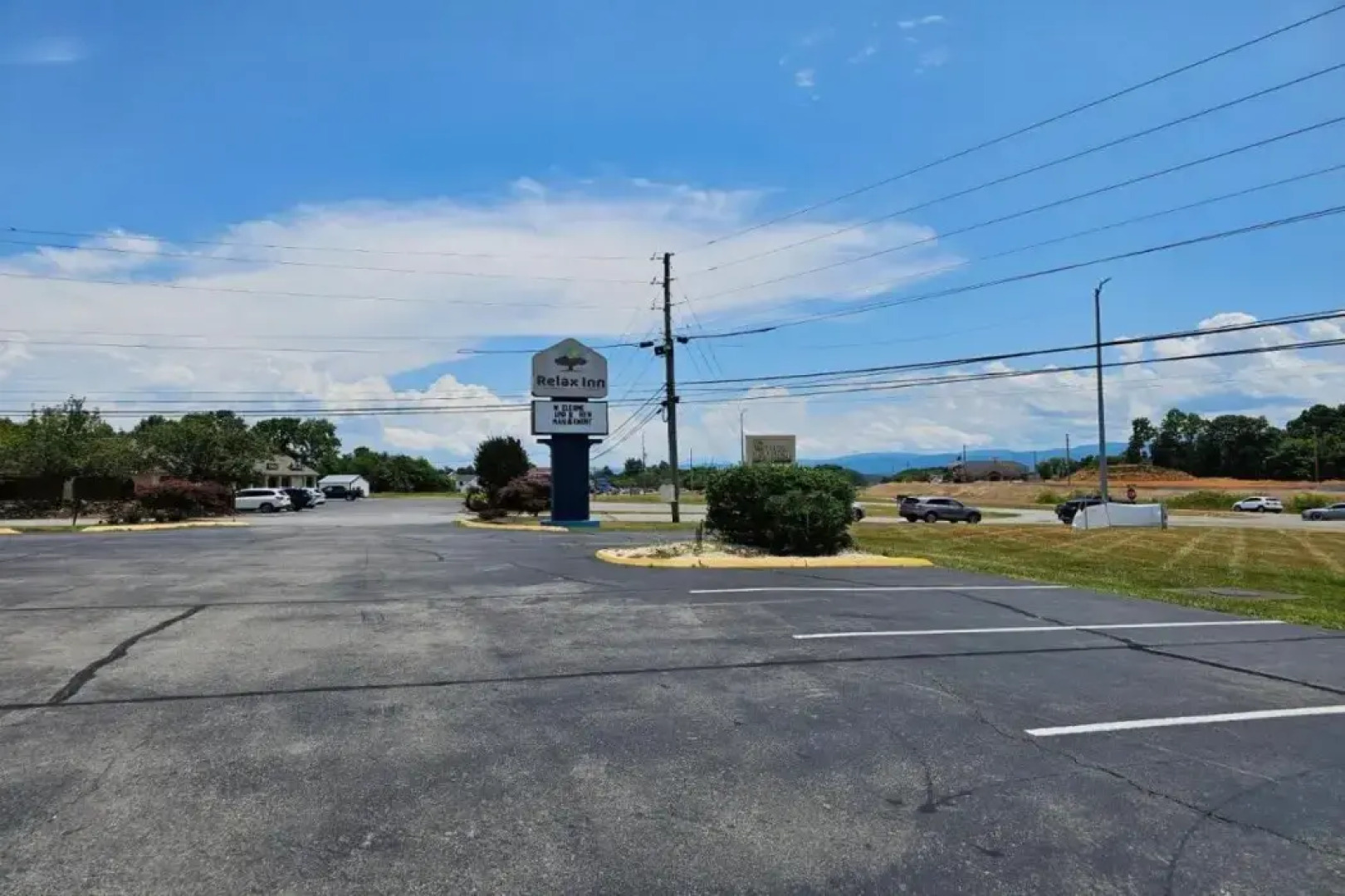 Relax inn by OYO Greeneville Near Hwy US-321