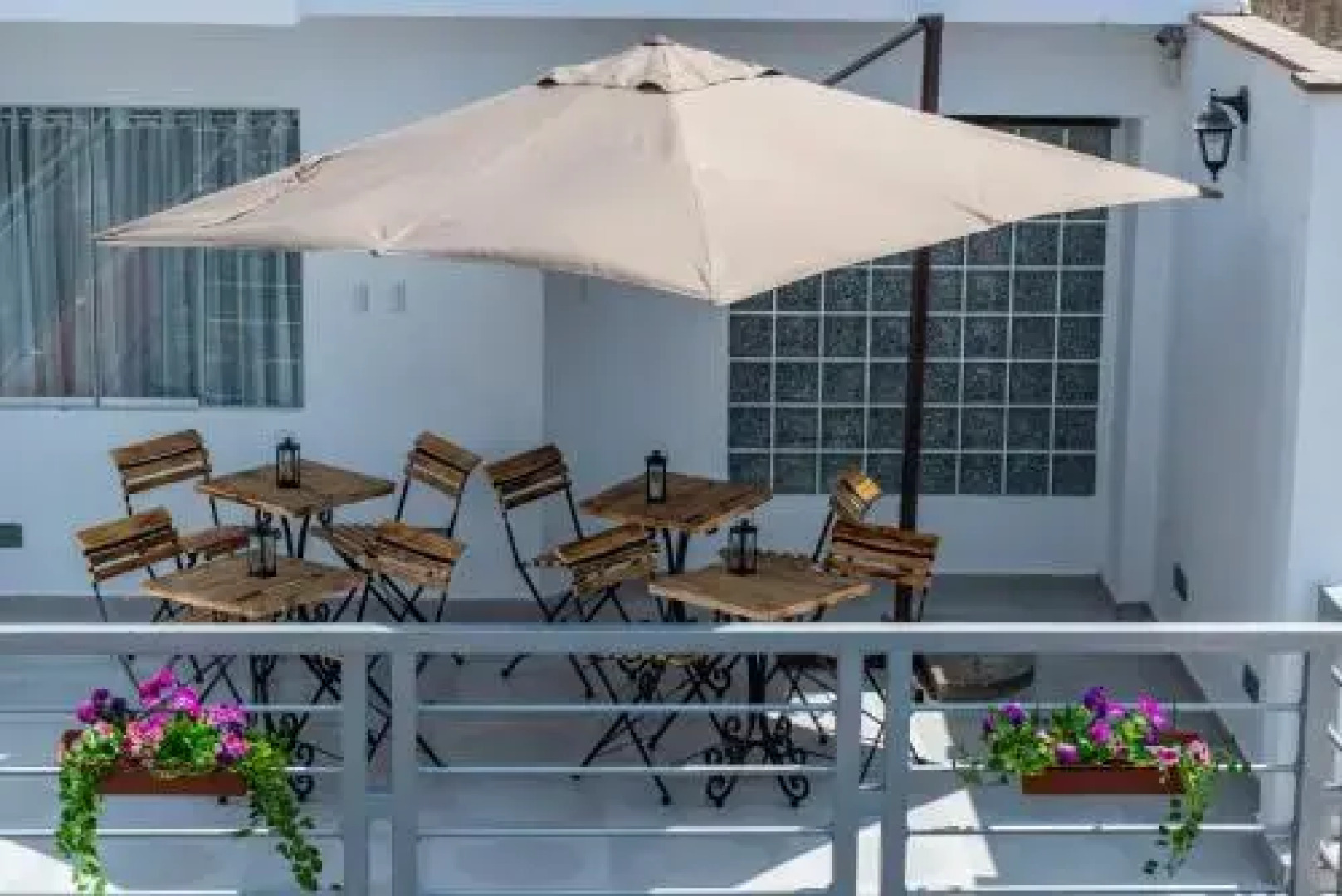 El Encanto Lodge & Suites