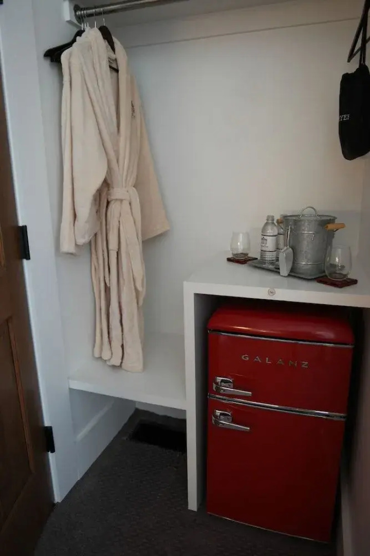 Amelia Schoolhouse Inn