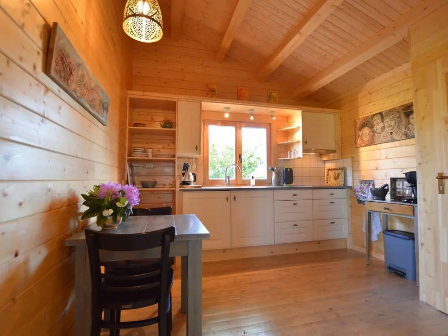 Cosy Chalet in Lottum With Garden