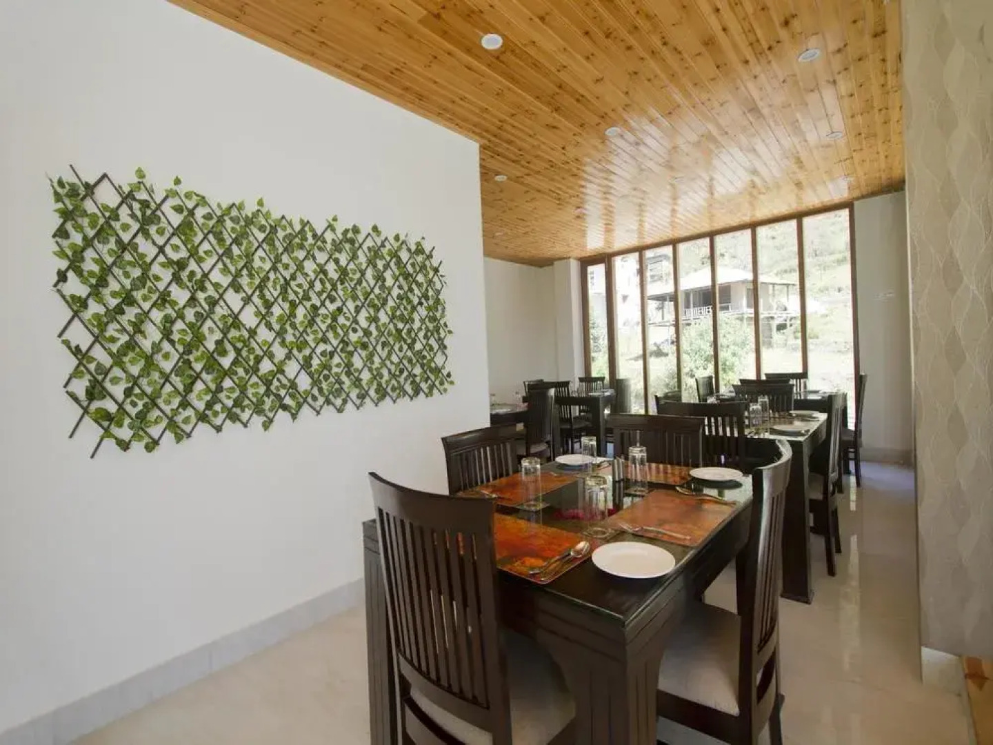 OYO Premium Jagatsukh Valley