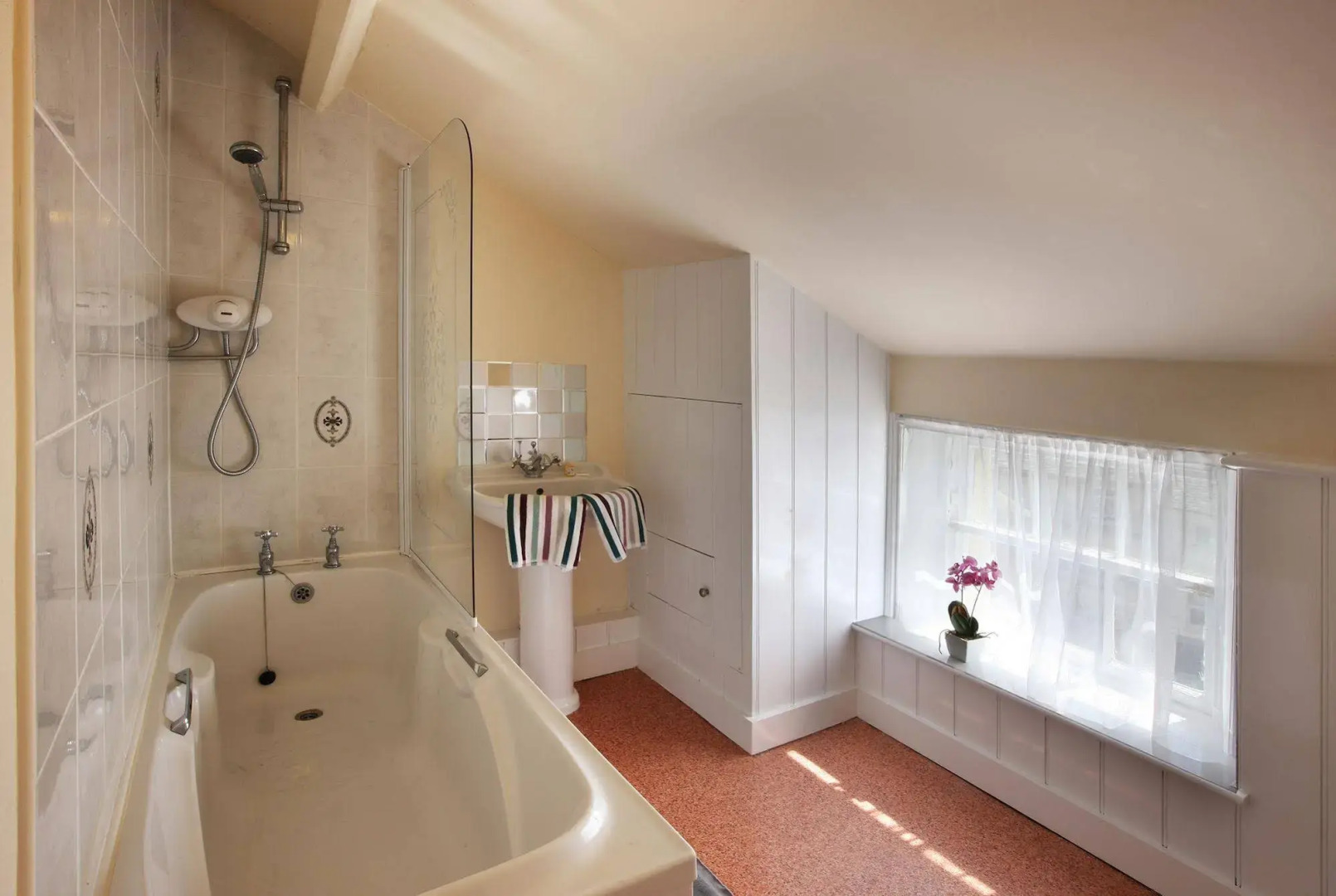 Discovery Accommodation