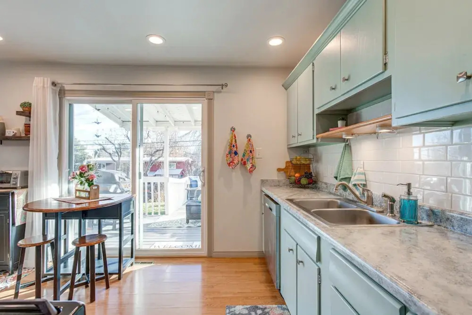 10 Mi to Dtwn Denver: Lakewood Home w/ Patio