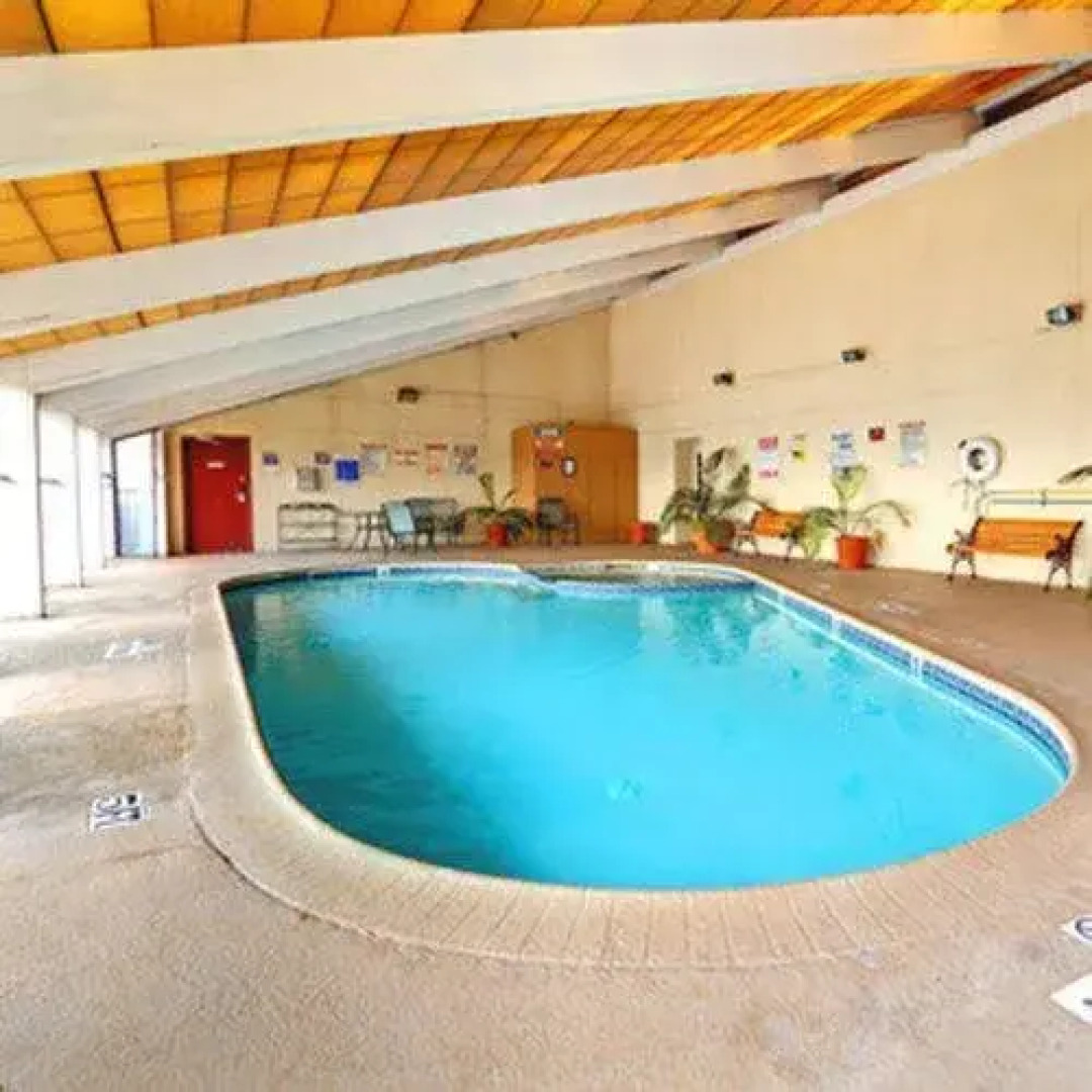 Kingsley Inn  Suites