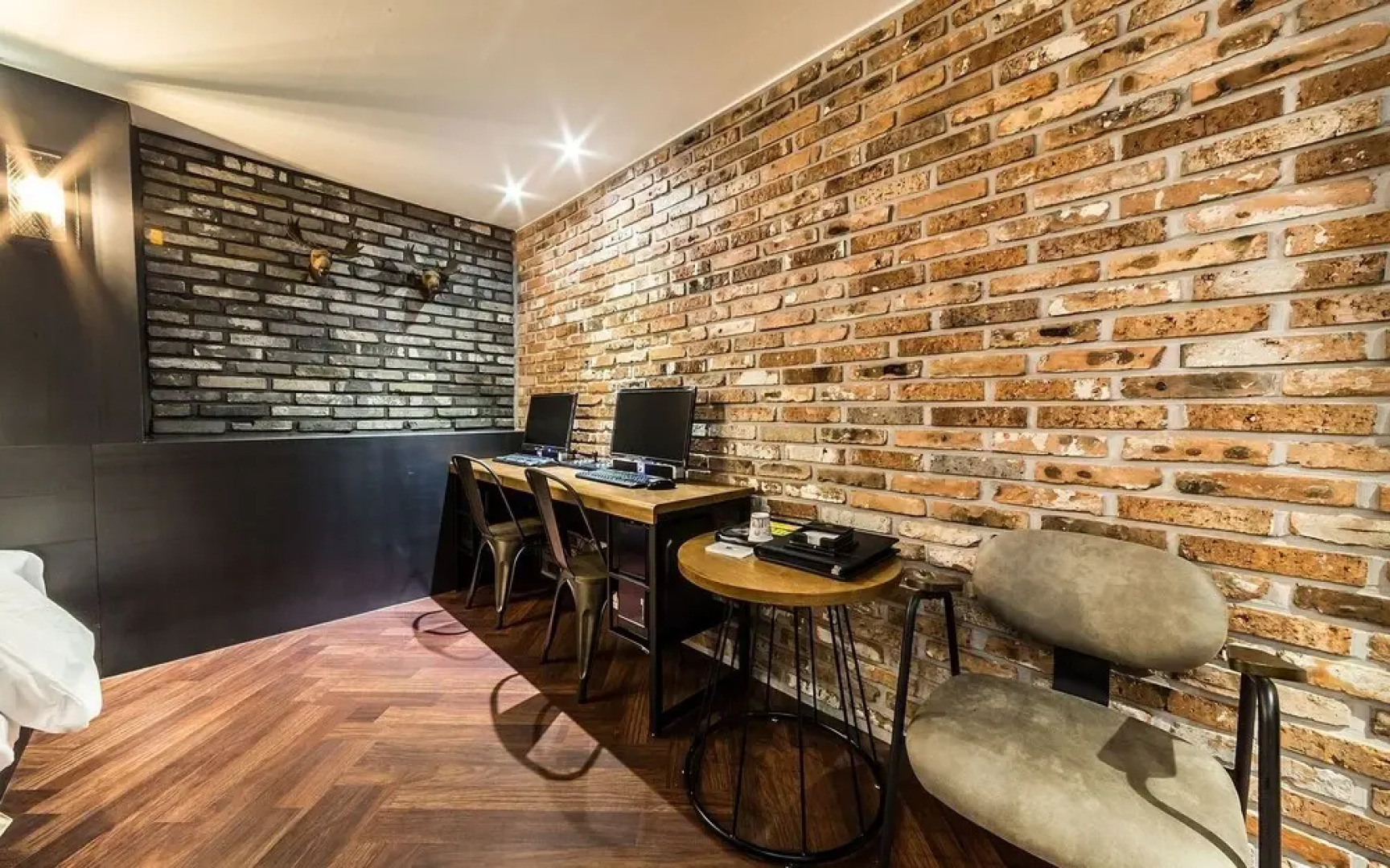 Sanbon Hotel in Cafe