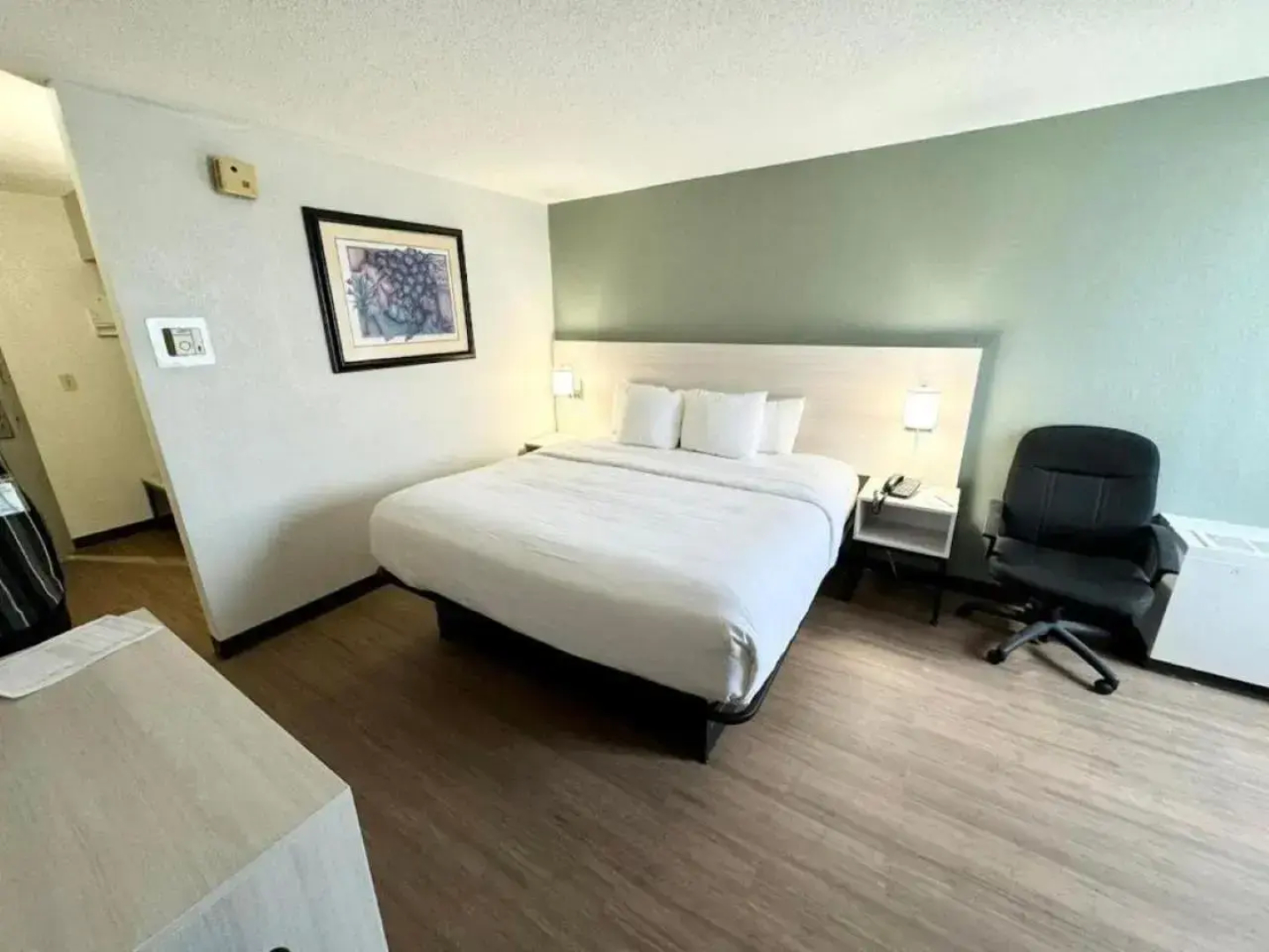 Ramada by Wyndham East Syracuse Carrier Circle