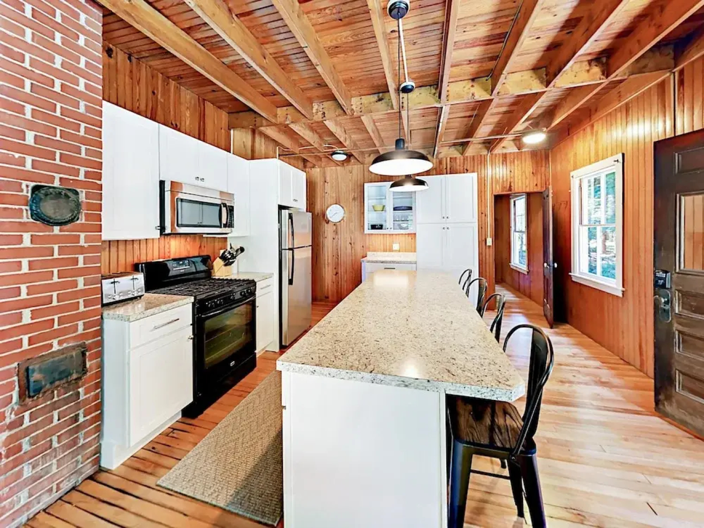 Green Gables Cottage 4 Bedrooms 2 Bathrooms Cottage