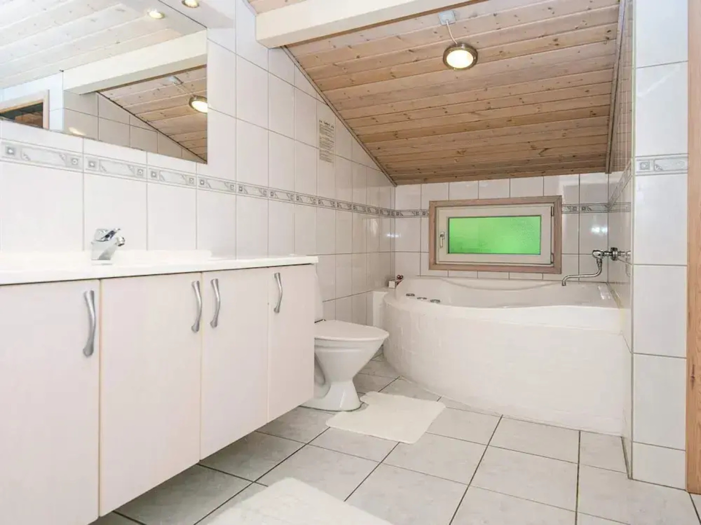 Secluded Holiday Home in Henne near Beach