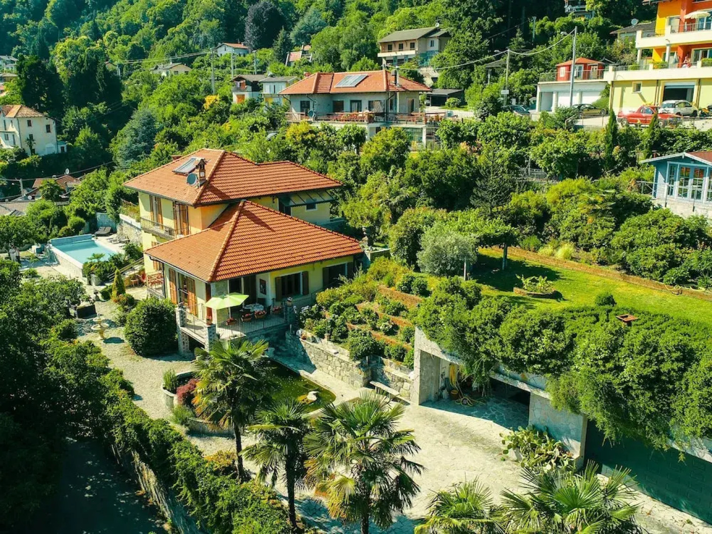 Villa With Private Pool and View of the Lake