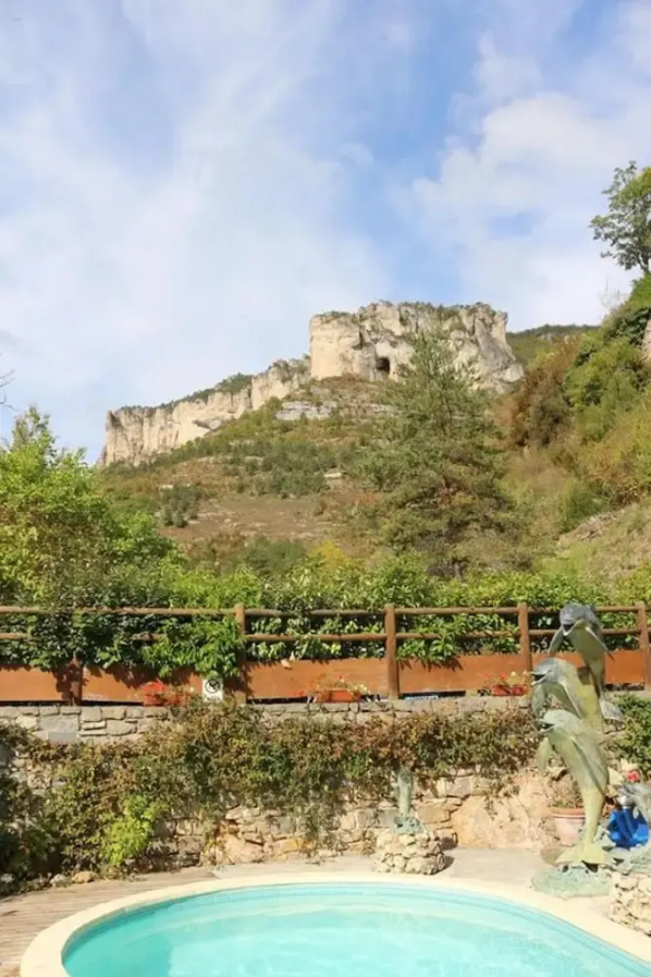 Villa With 4 Bedrooms in Saint-pierre-des-tripiers, With Wonderful Lak