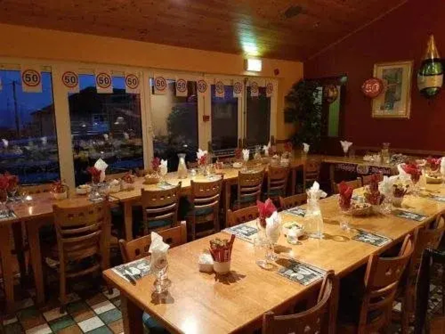 An Crúiscín Lán Hotel