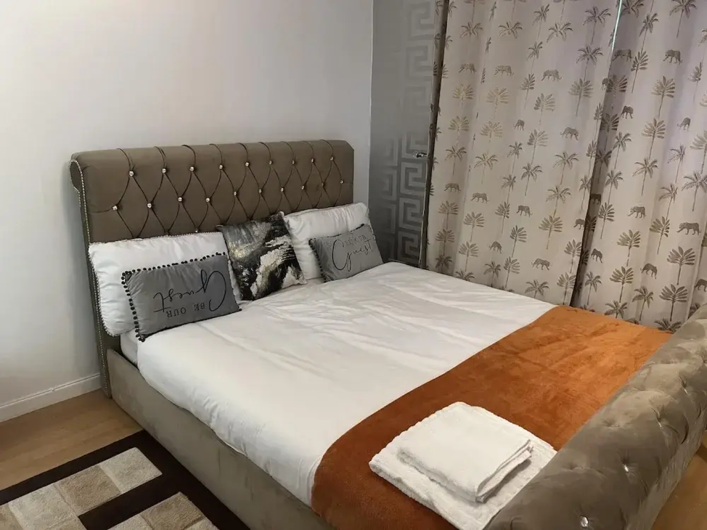 Basildon 3 Bedroom - Free Parking, Private Garden