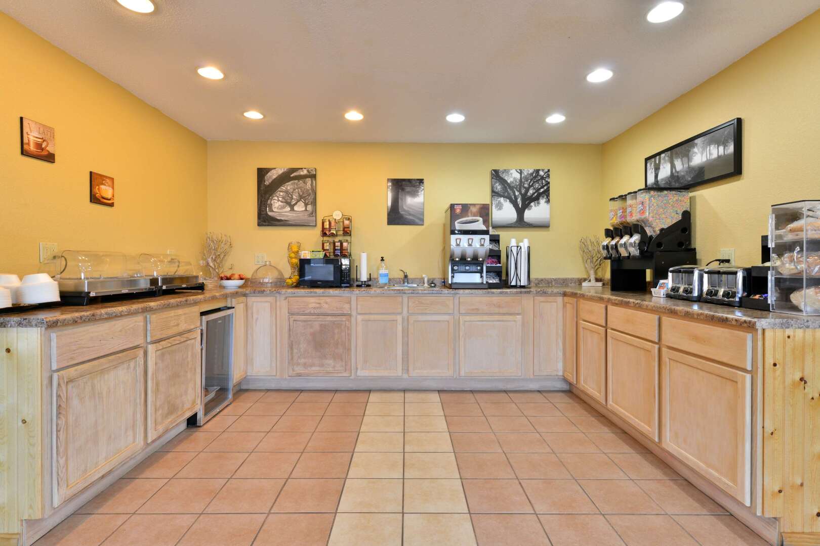 Americas Best Value Inn Wall