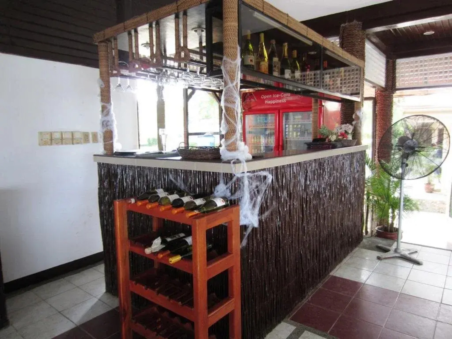 Estaca bay Garden Resort