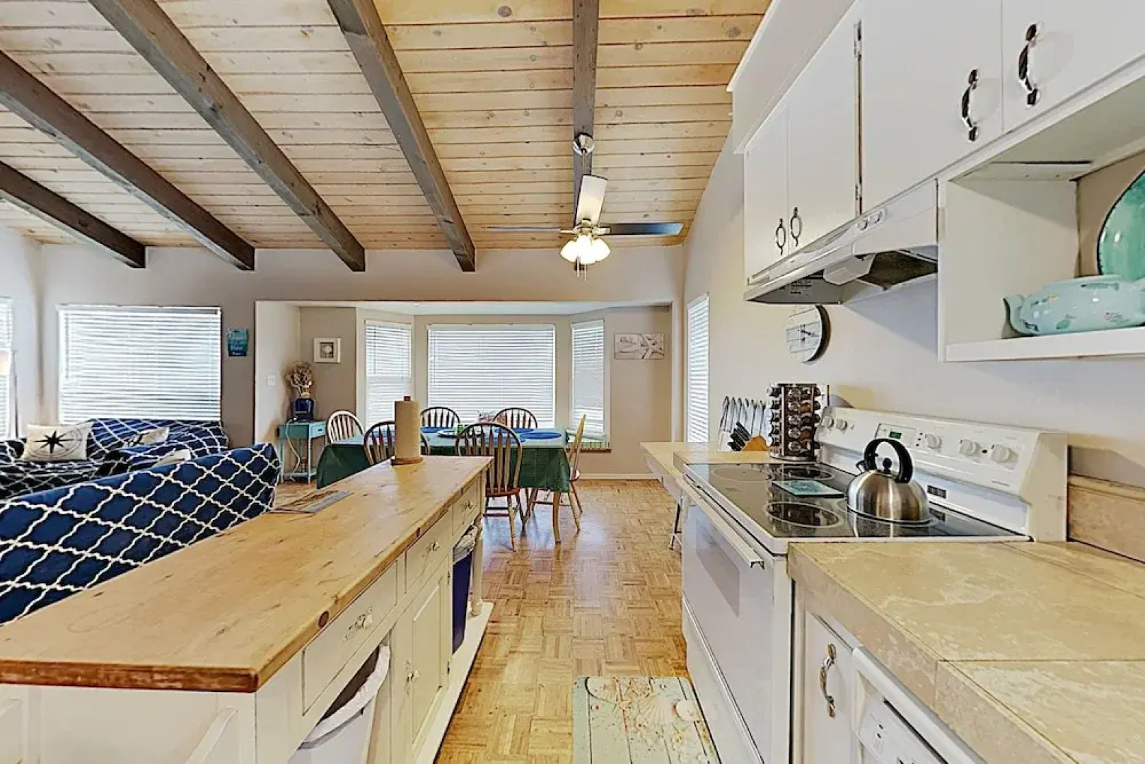 Airy Beach W/ Ocean Views, Balcony & Patio 3 Bedroom Home