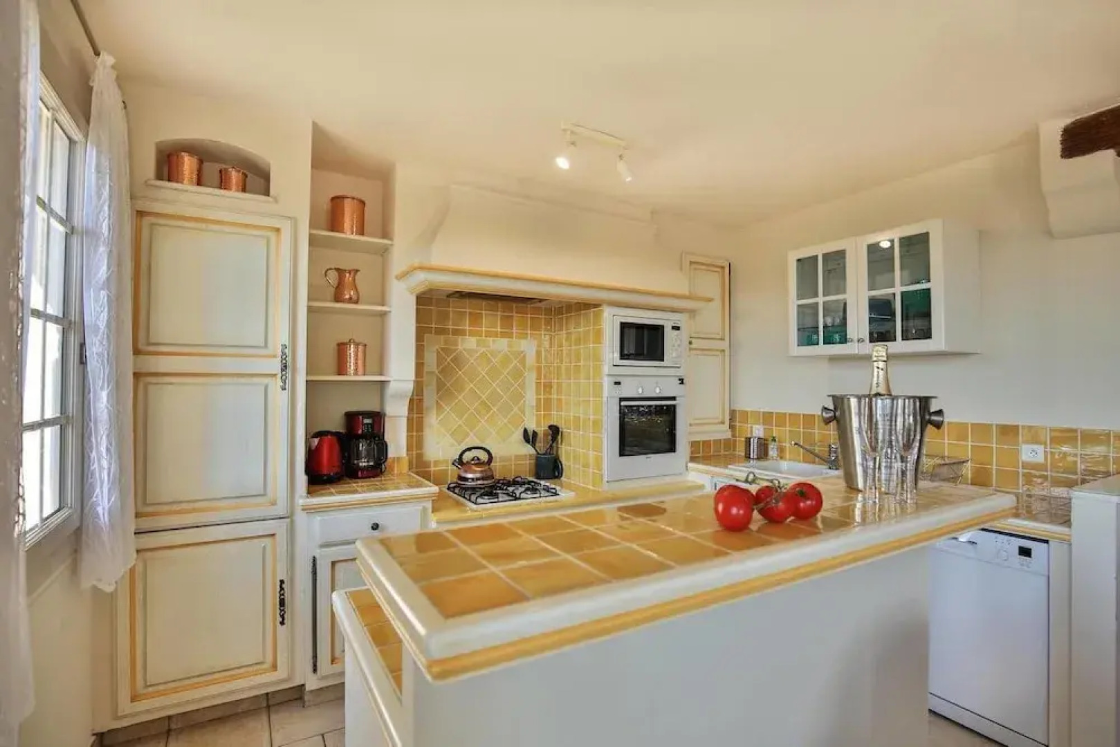 5 bed Villa in Provence With Pool, Outdoor Kitchen