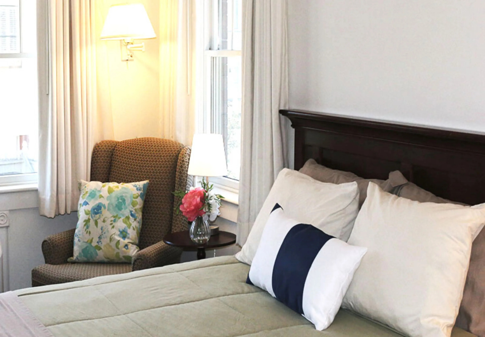 Camden Riverhouse Hotel