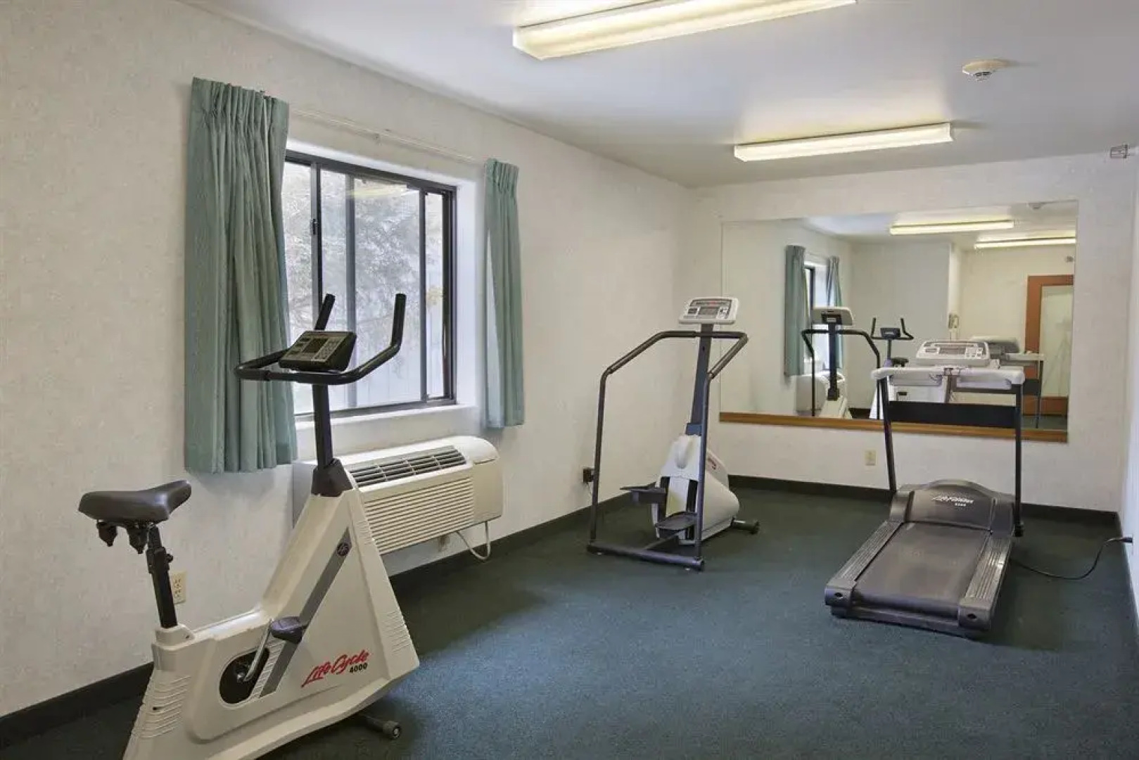 Glenwood Springs Cedar Lodge