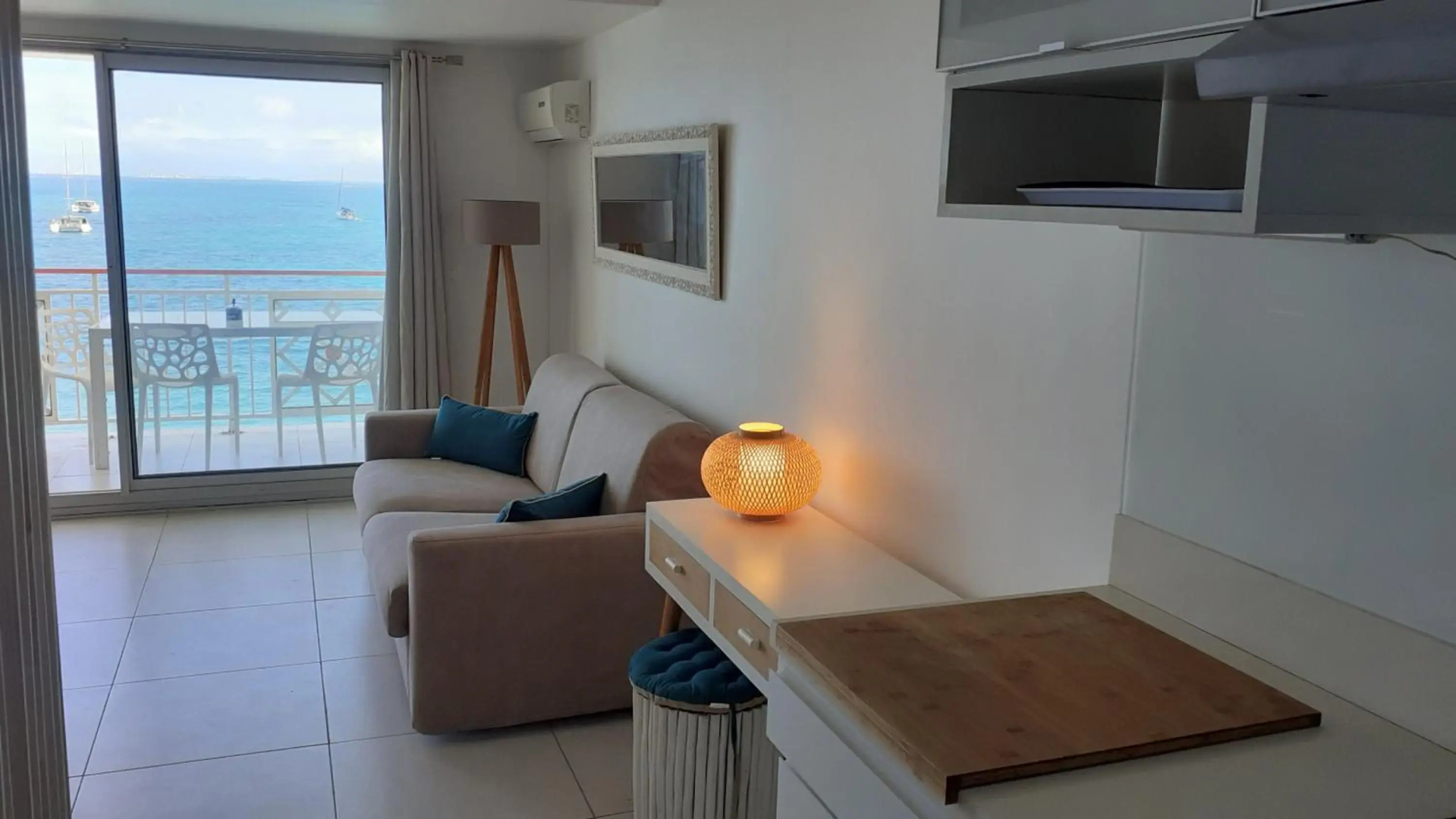 Grand Studio « Blue Sunset » mer, plage, piscine.