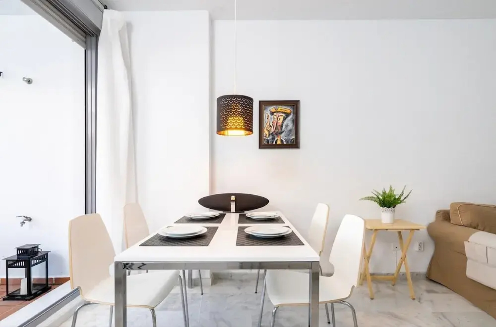 2BR  Apartment with Sea View, Gym and Pool Ref 129