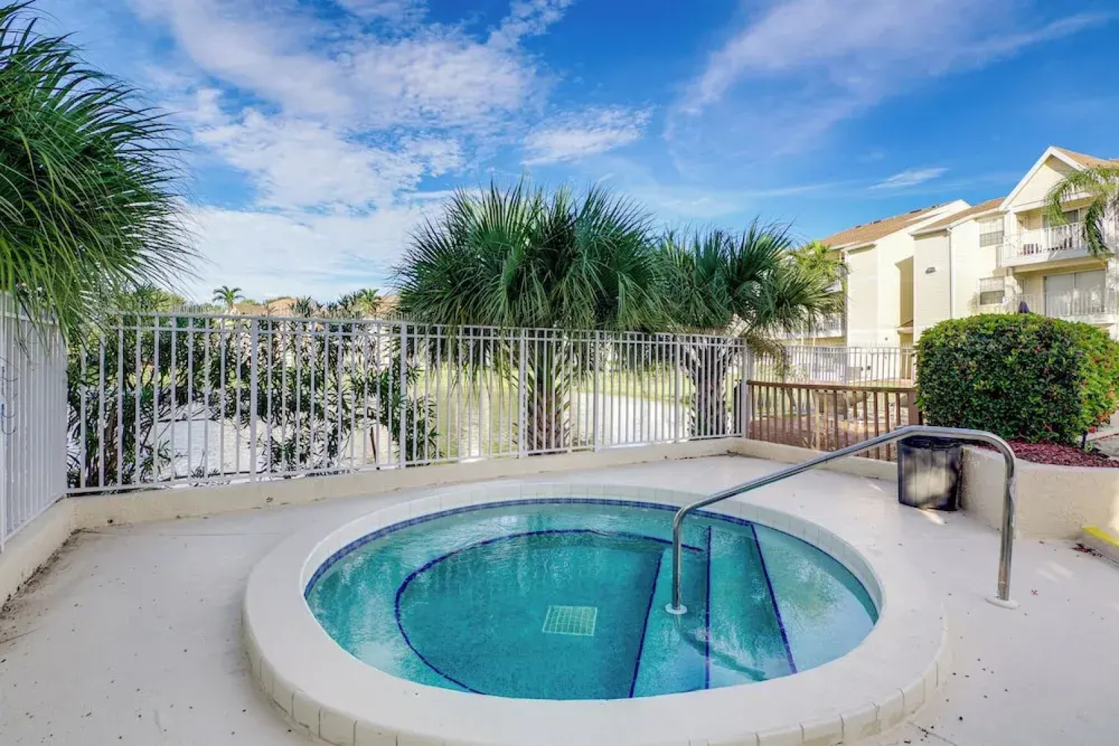 Walk to Beach: 1st-floor Unit w/ Pool in Melbourne