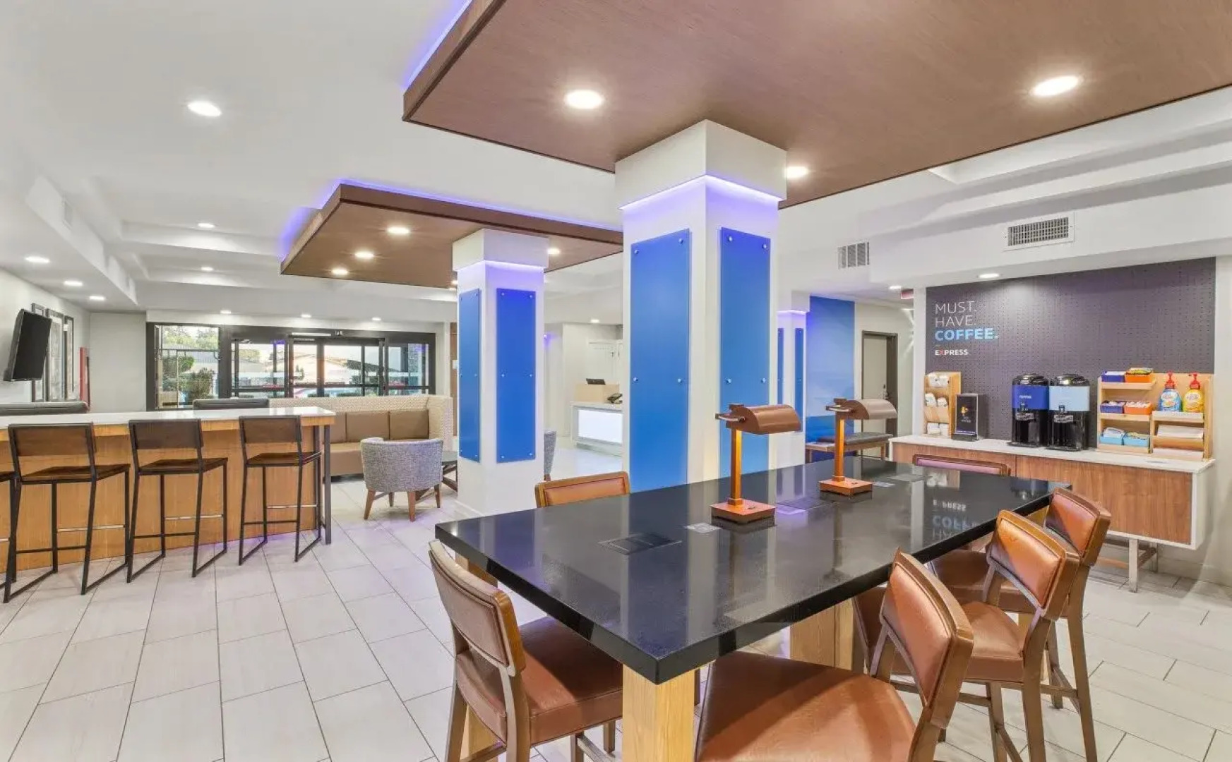 Holiday Inn Express & Suites Tacoma by IHG