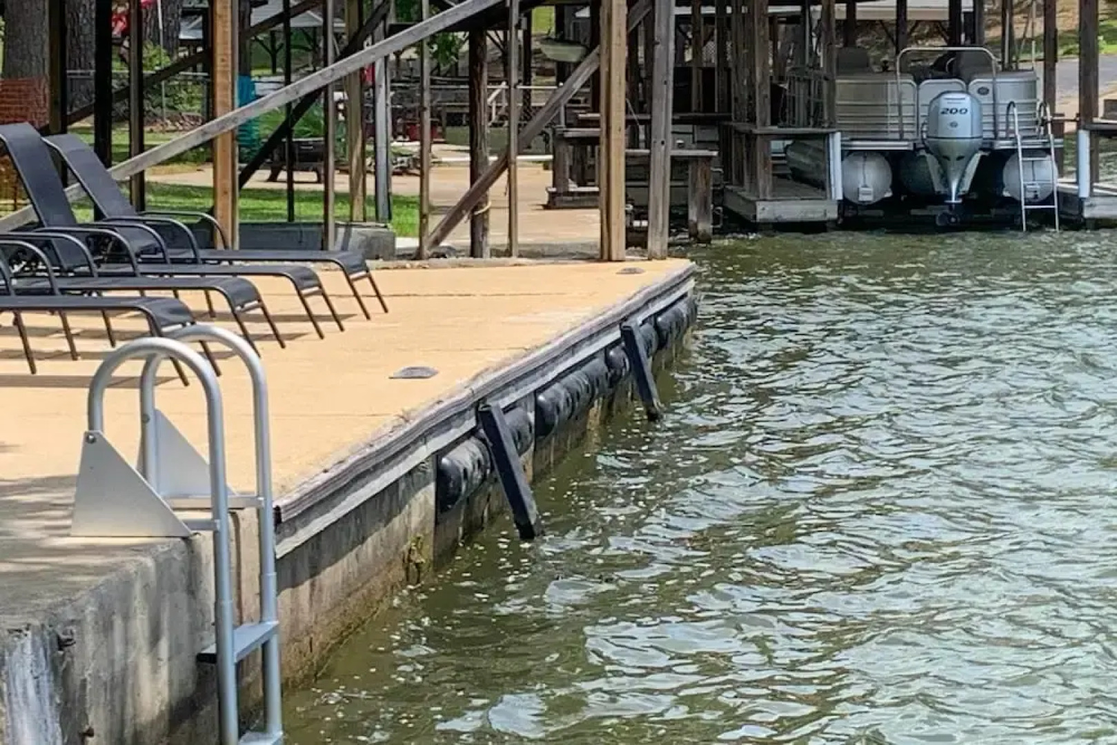 Deck, Fire Pit: Waterfront Lake Hamilton Home