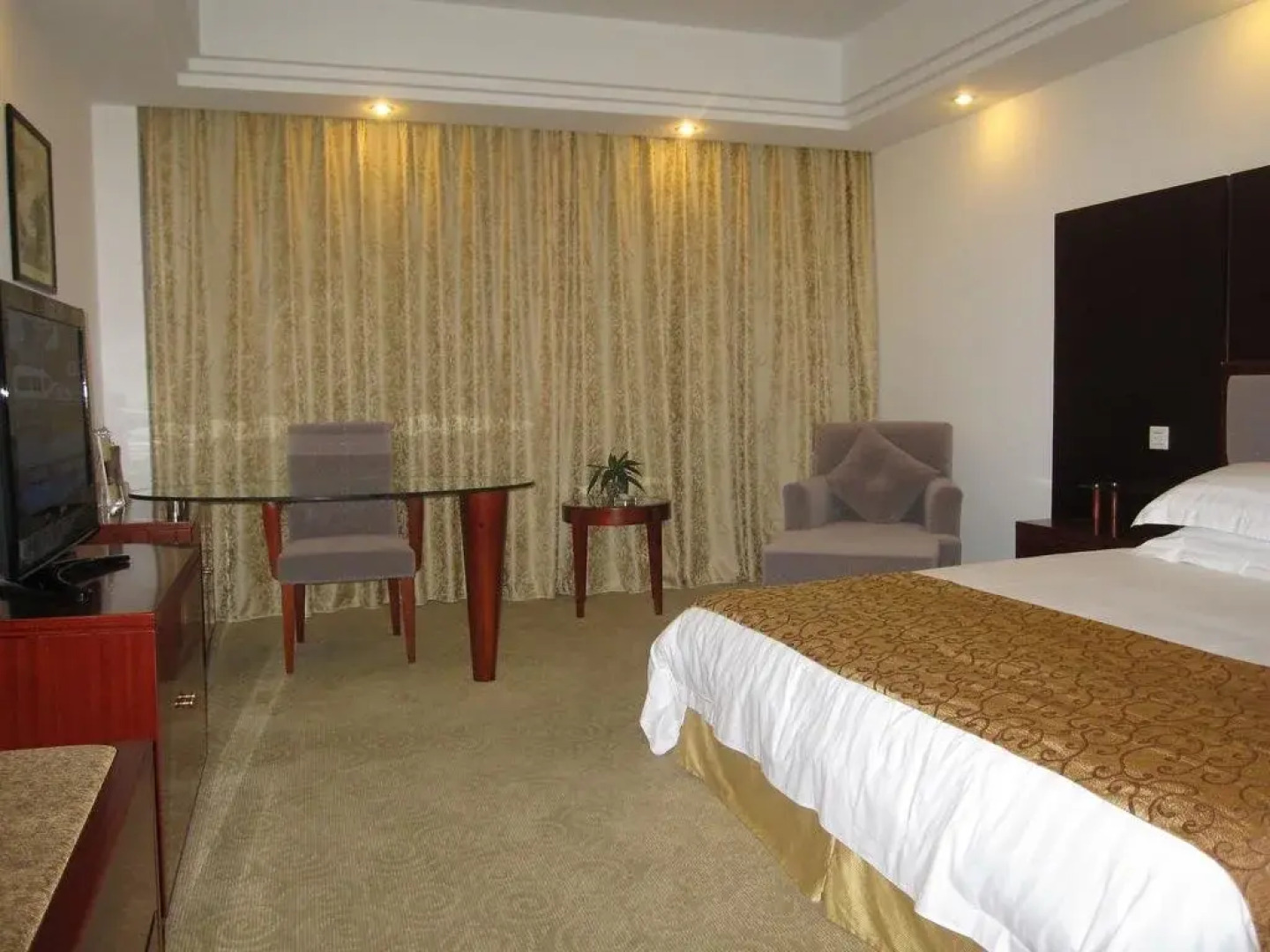 Jiuhuashan Yangshan Centre Hotel