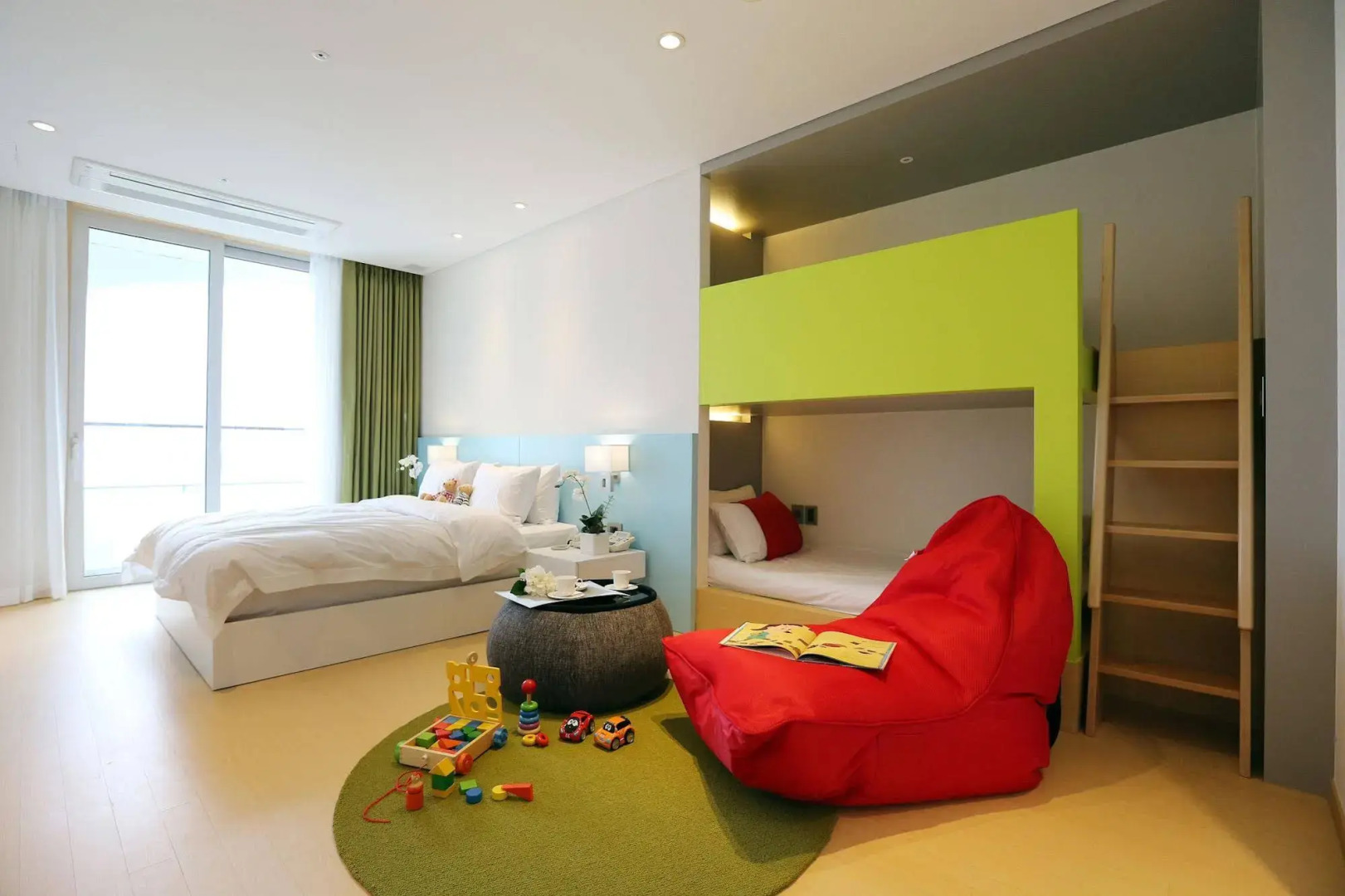 The Suites Hotel Naksan