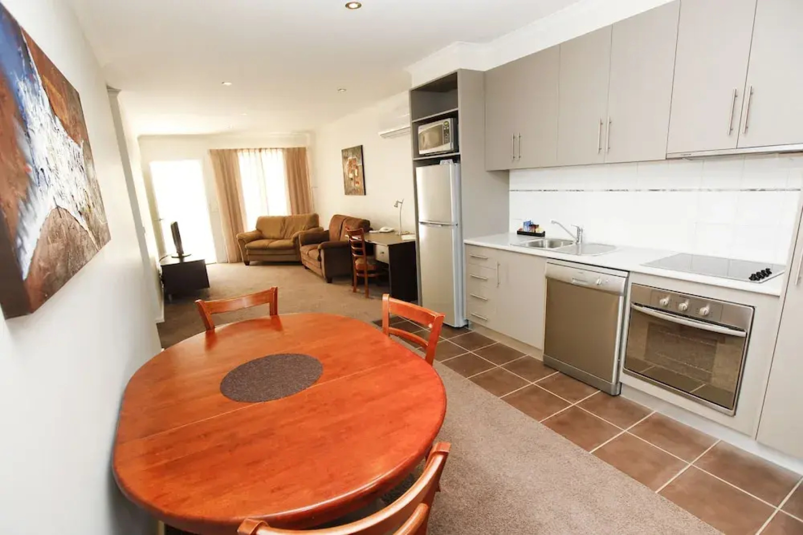 Aquarius Apartments and Cabins