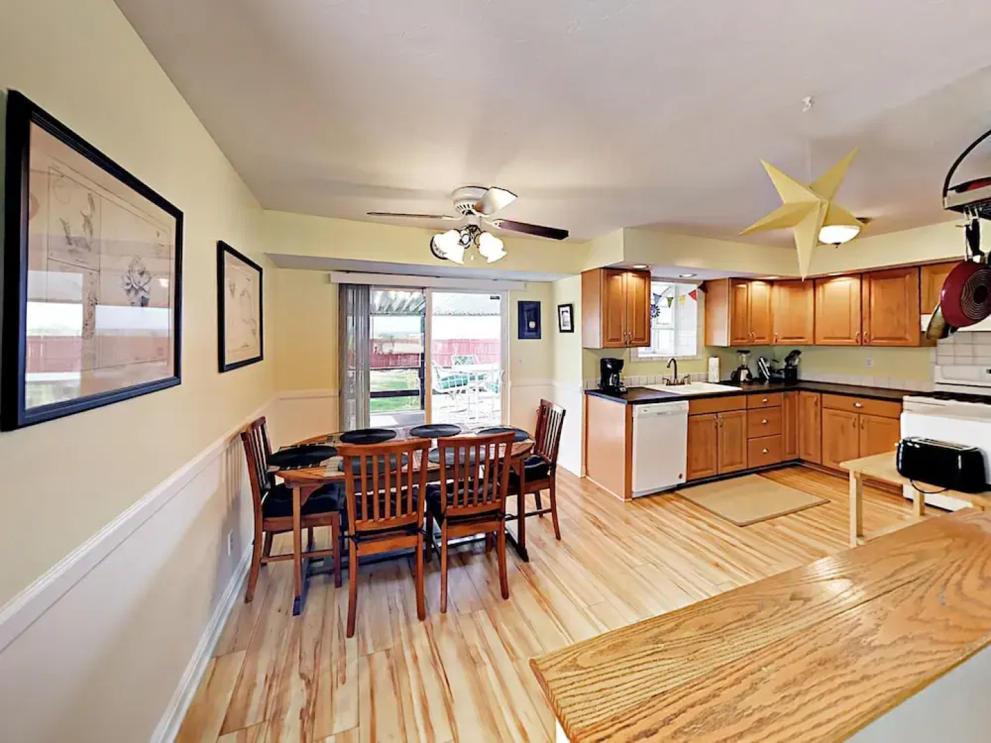 Cottonwood Heights Home 3 Bedrooms 3 Bathrooms Home