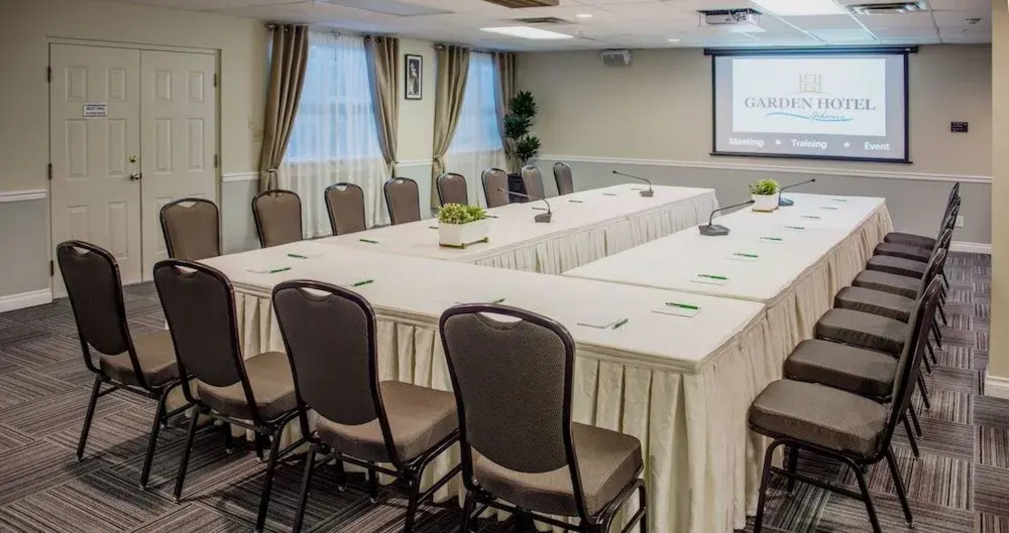 Gibsons Garden Hotel