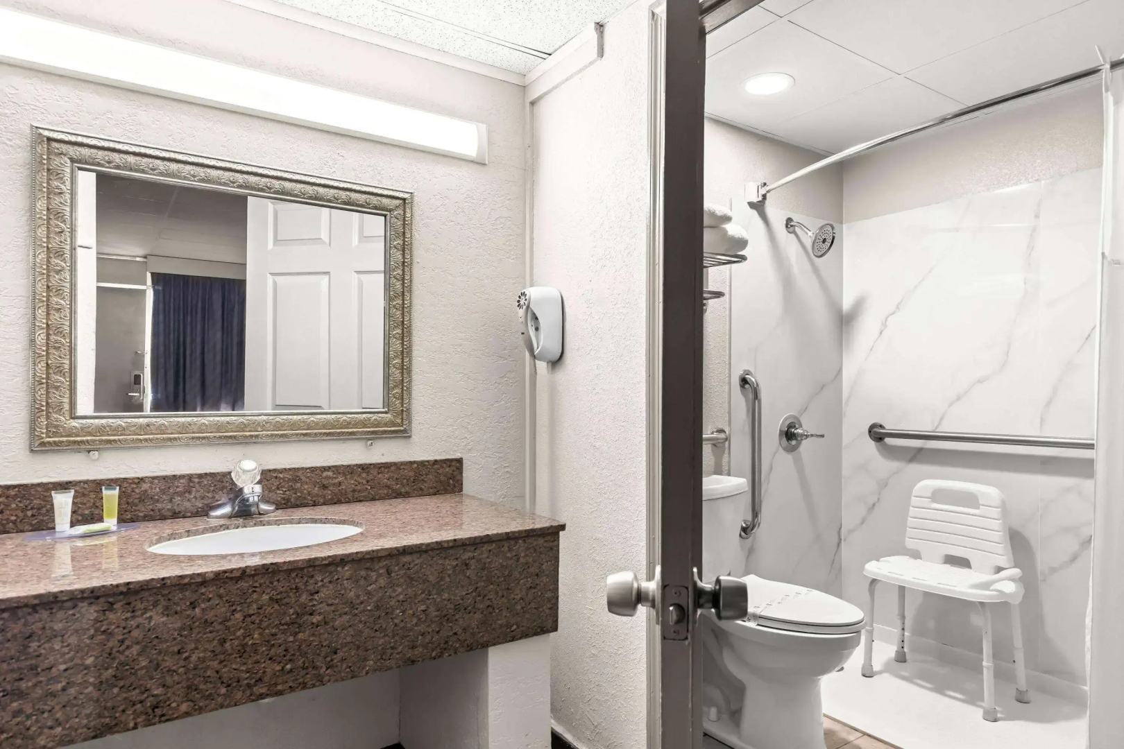 Days Inn by Wyndham Clayton