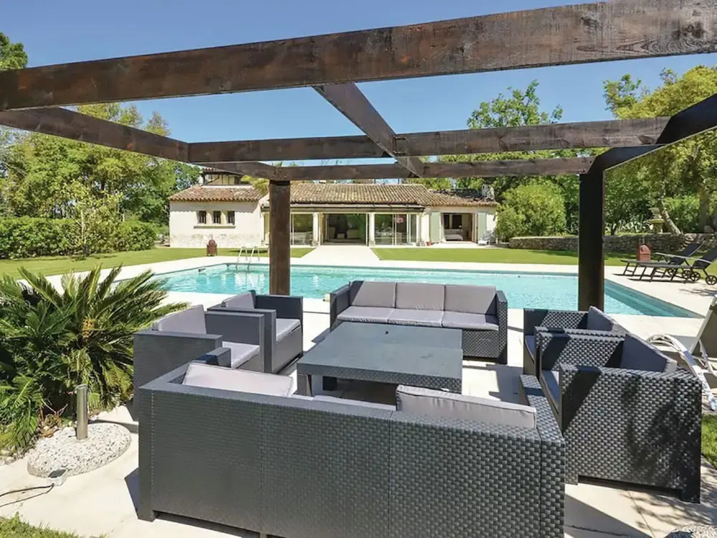 Top! Villa With Heated Jacuzzi, Private Pool, Large Lawn and Outdoor Kitchen