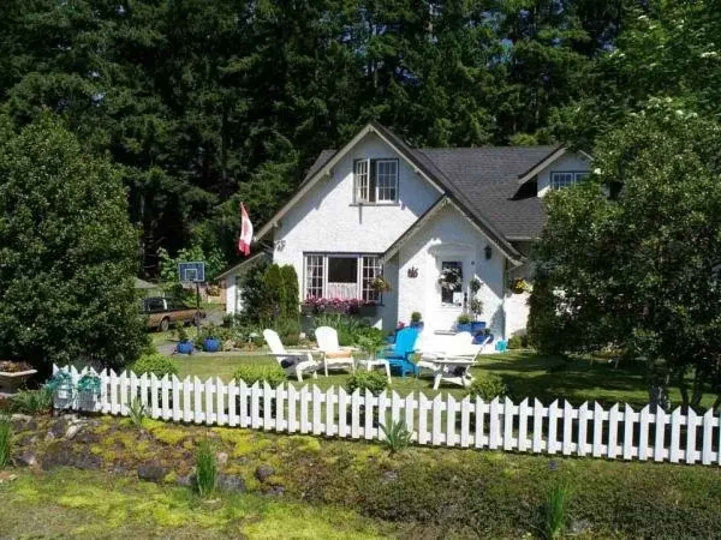Charm of Qualicum Bed and Breakfast