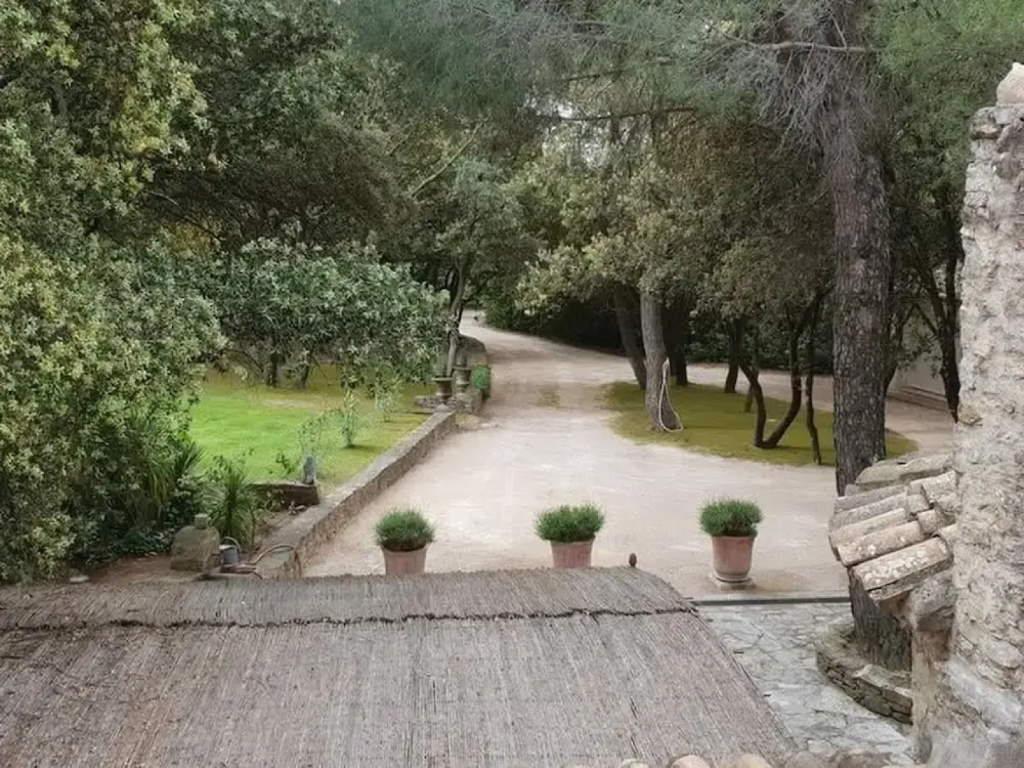 Villa in an Idyllic and Relaxing Setting Near Orange