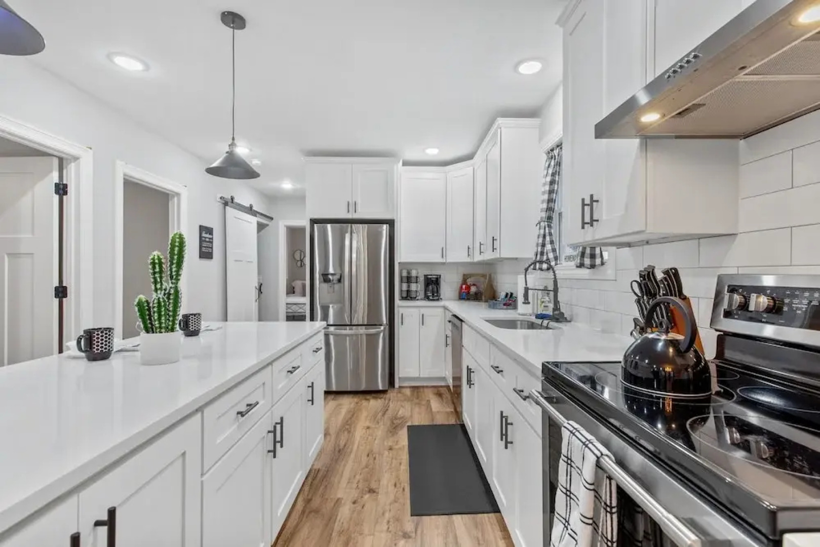 Blue Door Bungalow | JZ Vacation Rentals