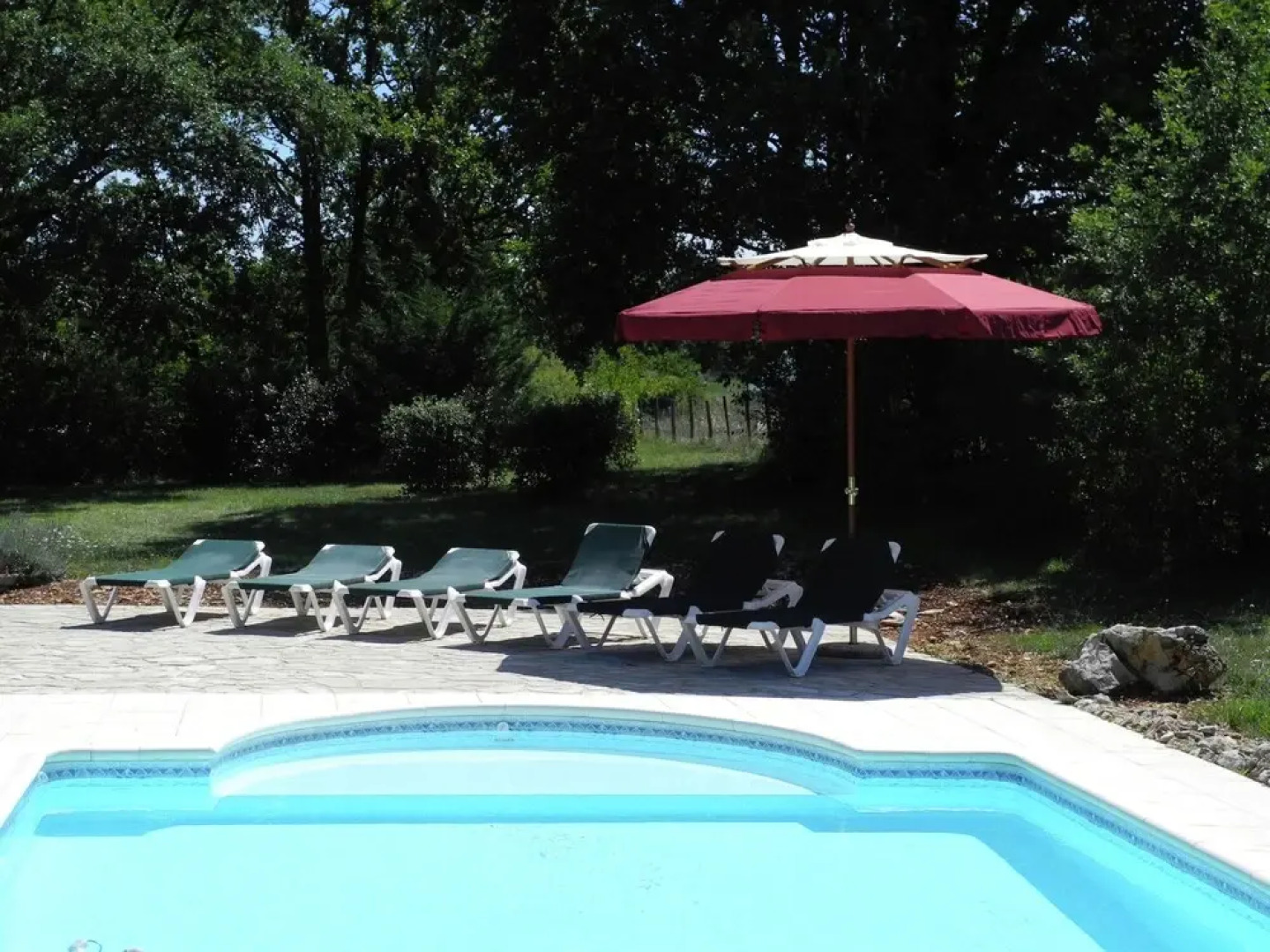 Luxurious Holiday Home with Pool in Ajat France