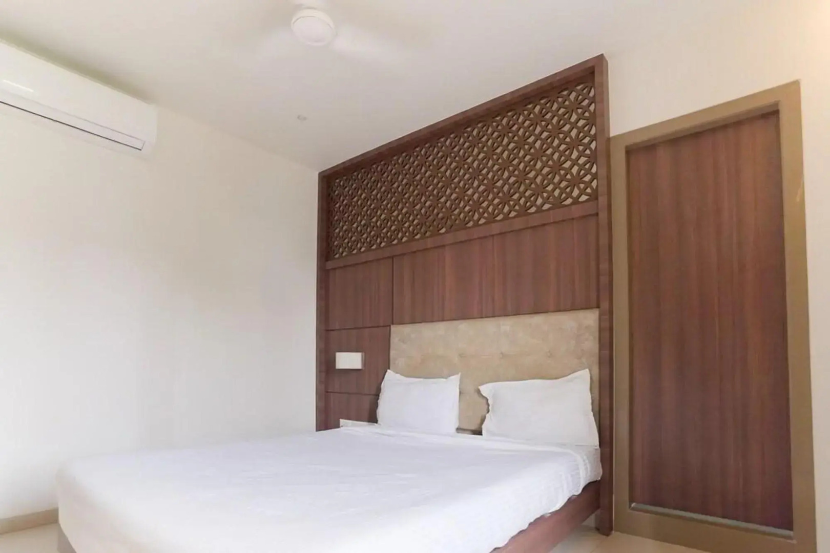 Hotel Mathoshree ( Ratna Residency) by WB Inn