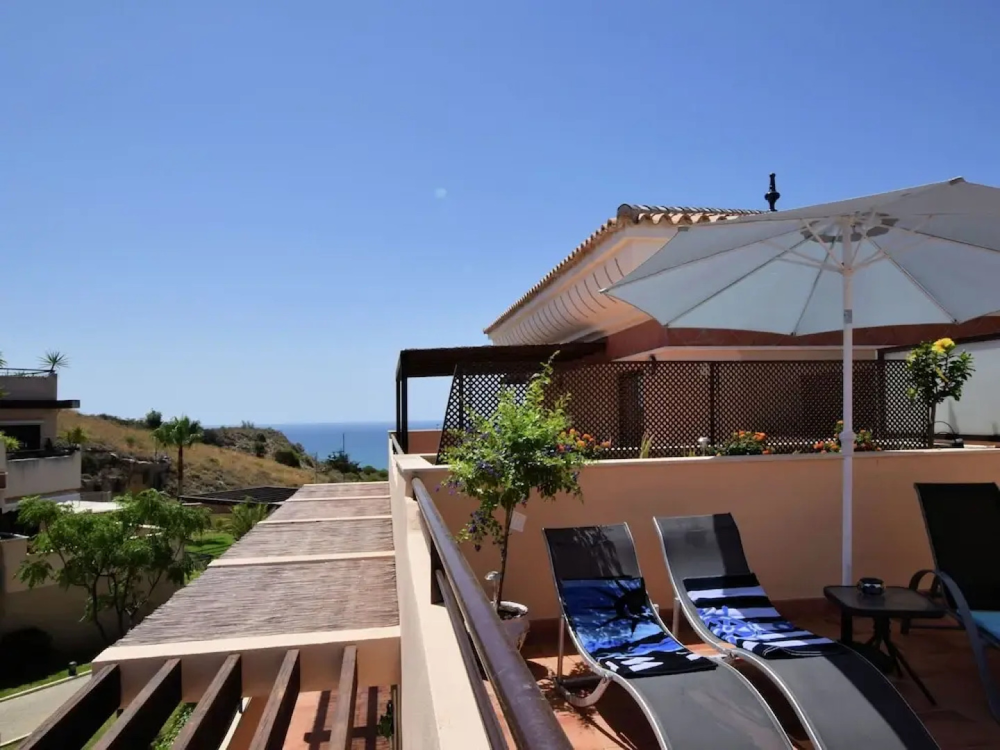 Relaxing Apartment in Almayate With Roof Terrace