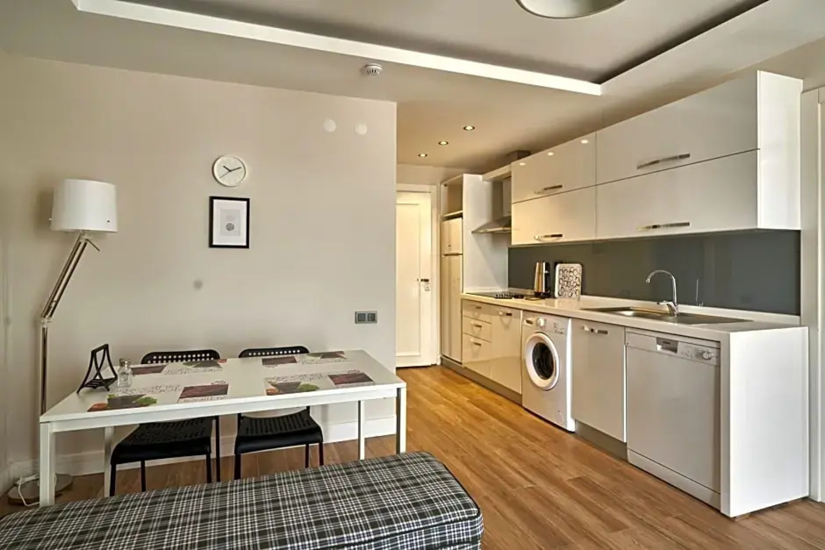 Lara Suite’s Apart Hotel