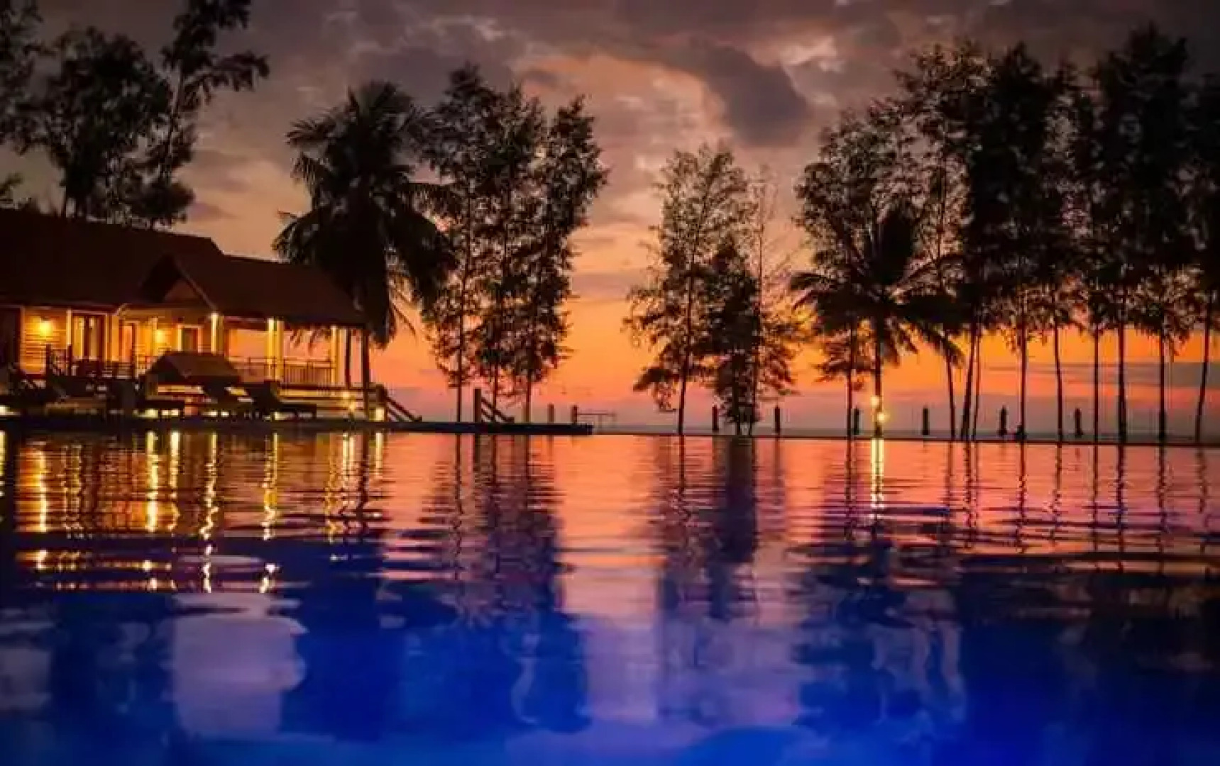 Le Menara Khao Lak beachfront Villa & Resort