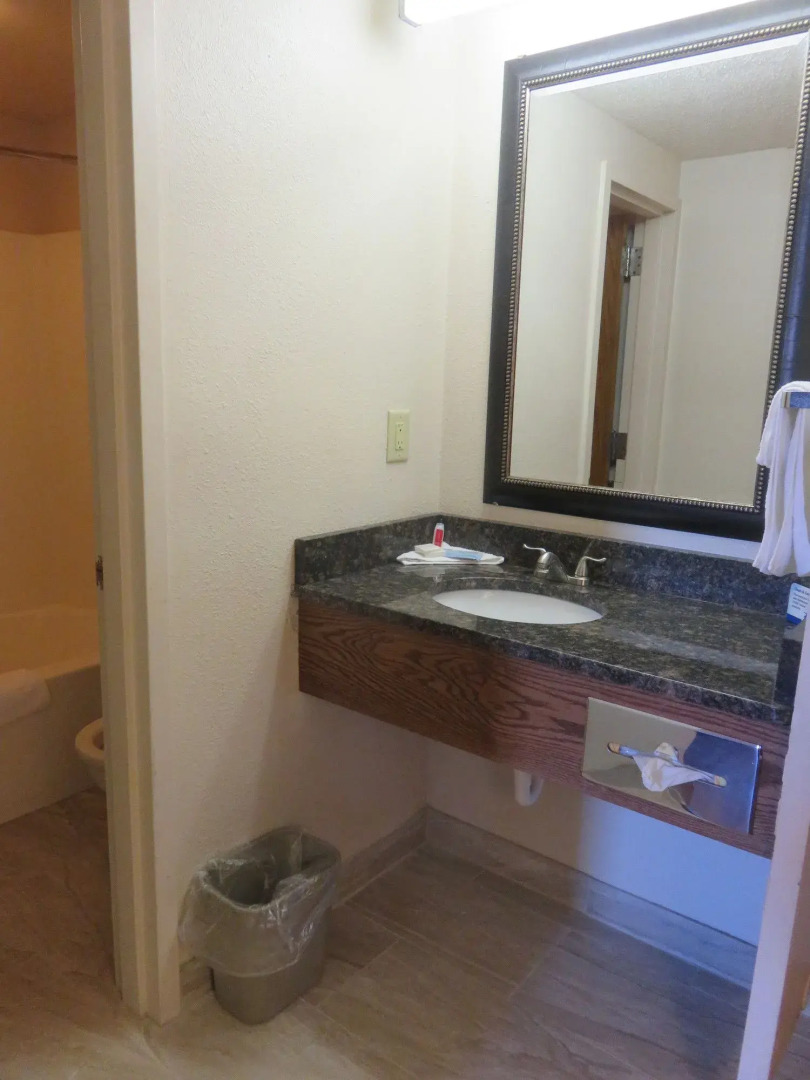 Baymont by Wyndham Fargo