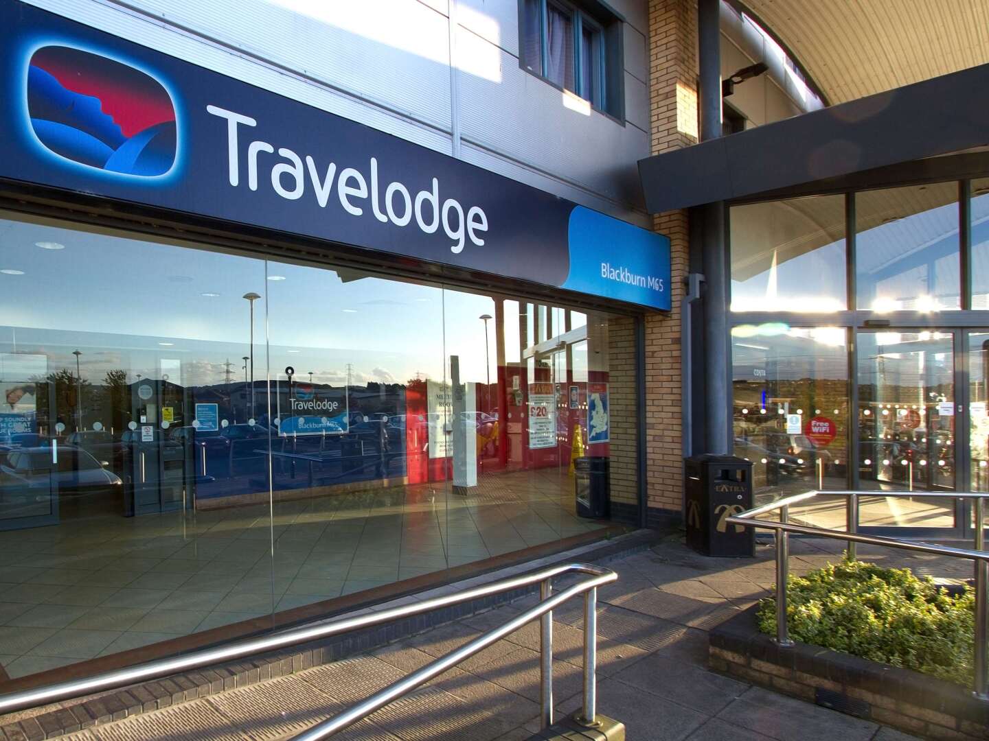 Travelodge Blackburn M65