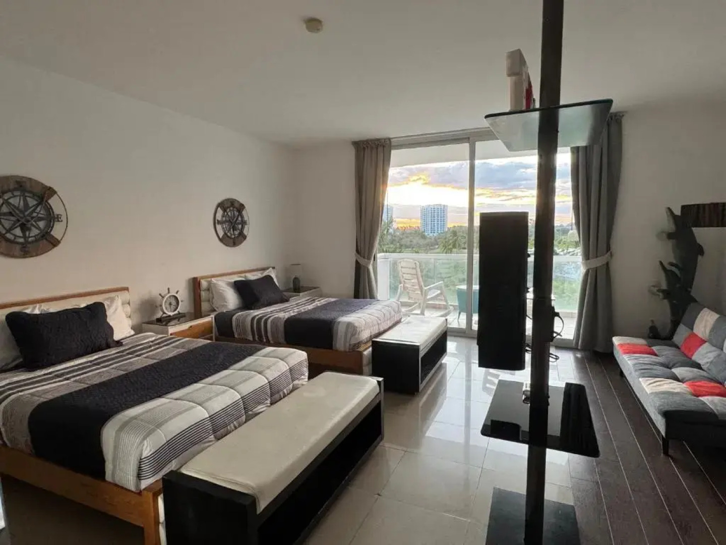 The Suite Playa Blanca